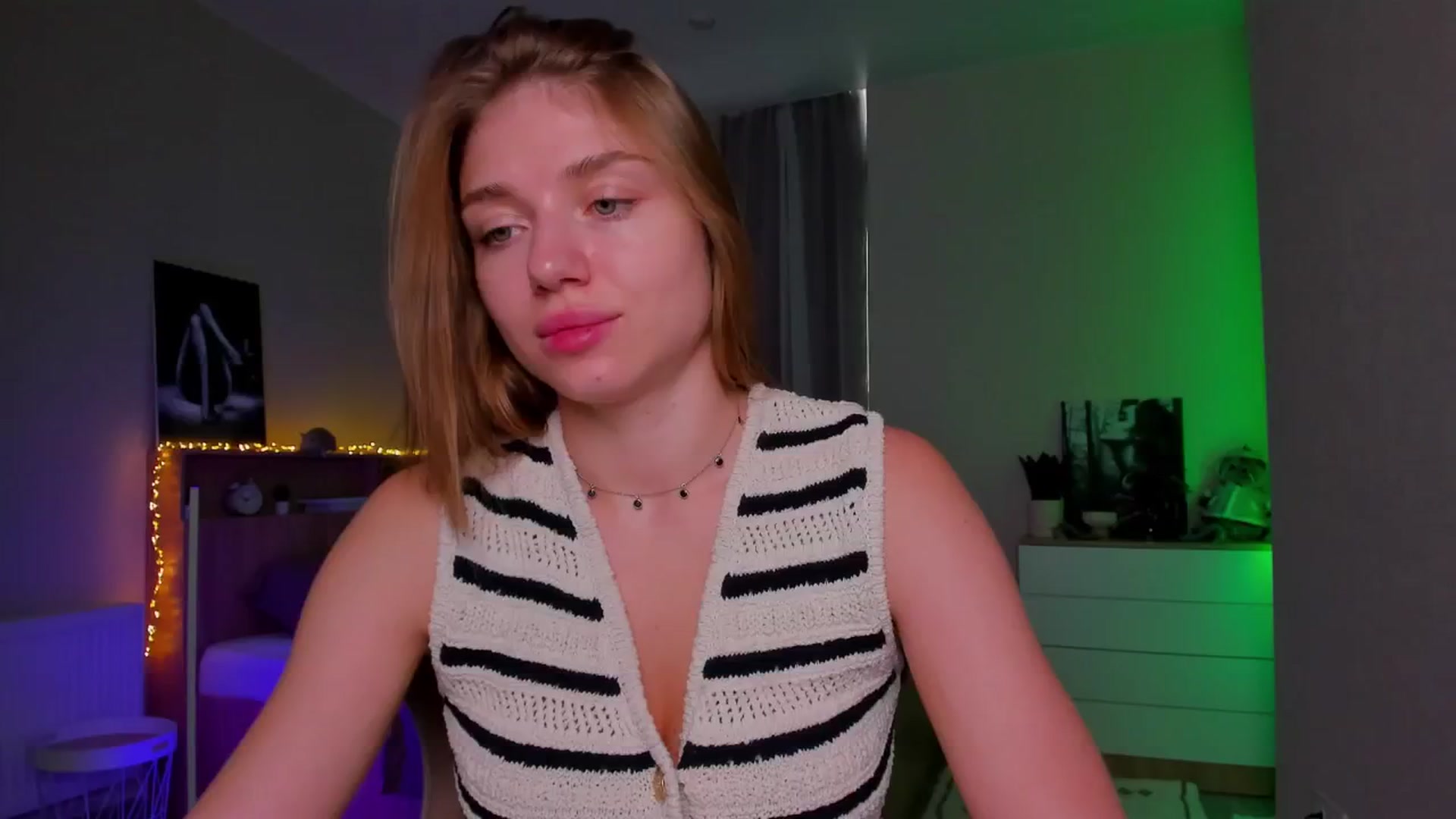 Gallery image thumbnail from Make_my_Luck's myfreecams stream on, 08/10/2024, 07:02 image 6 of 20