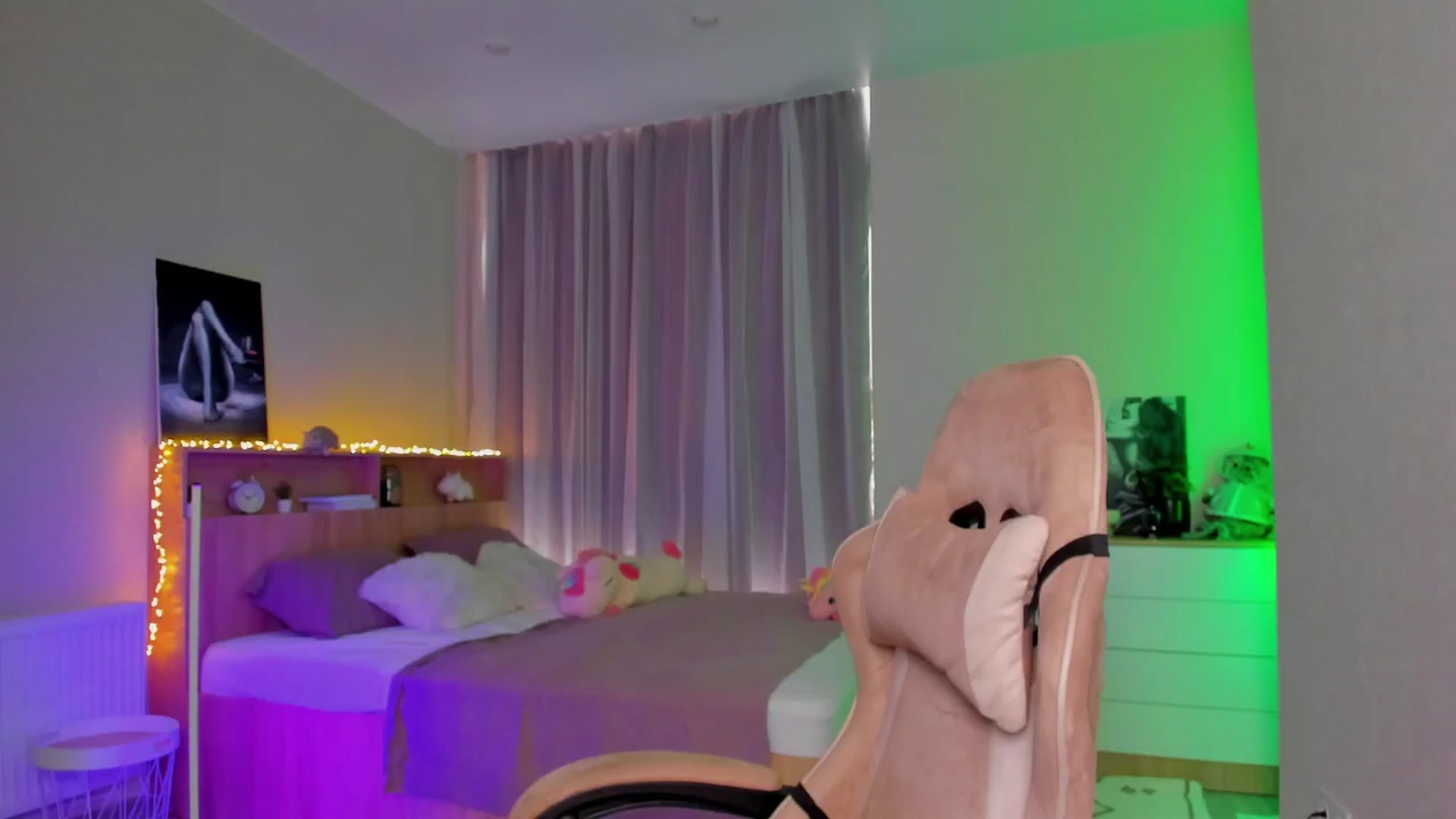 Gallery image thumbnail from Make_my_Luck's myfreecams stream on, 08/10/2024, 07:02 image 11 of 20