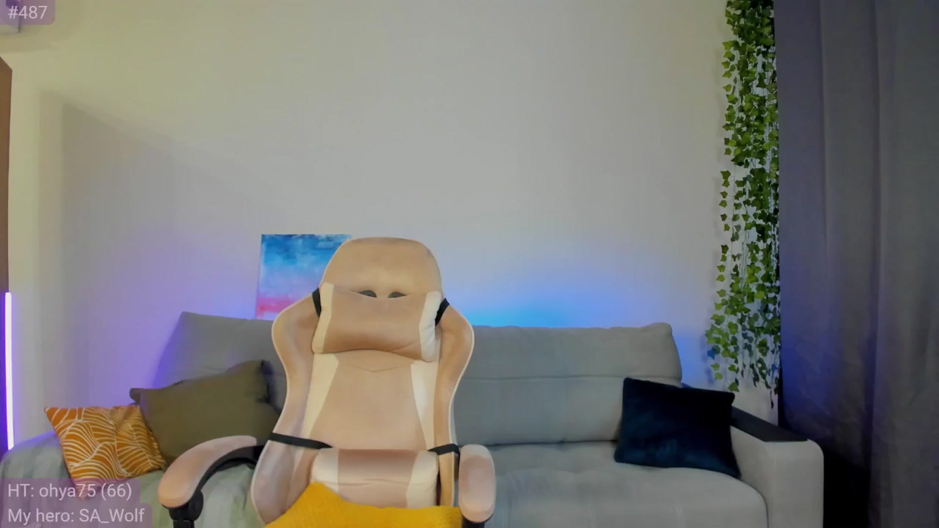 Gallery image thumbnail from Make_my_Luck's myfreecams stream on, 08/13/2024, 16:21 image 3 of 20