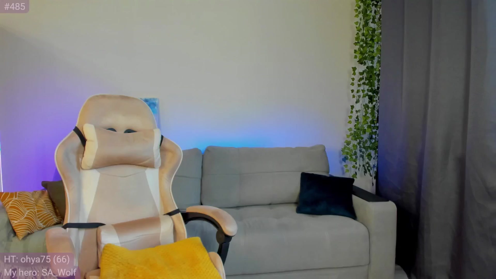 Gallery image thumbnail from Make_my_Luck's myfreecams stream on, 08/13/2024, 16:21 image 6 of 20