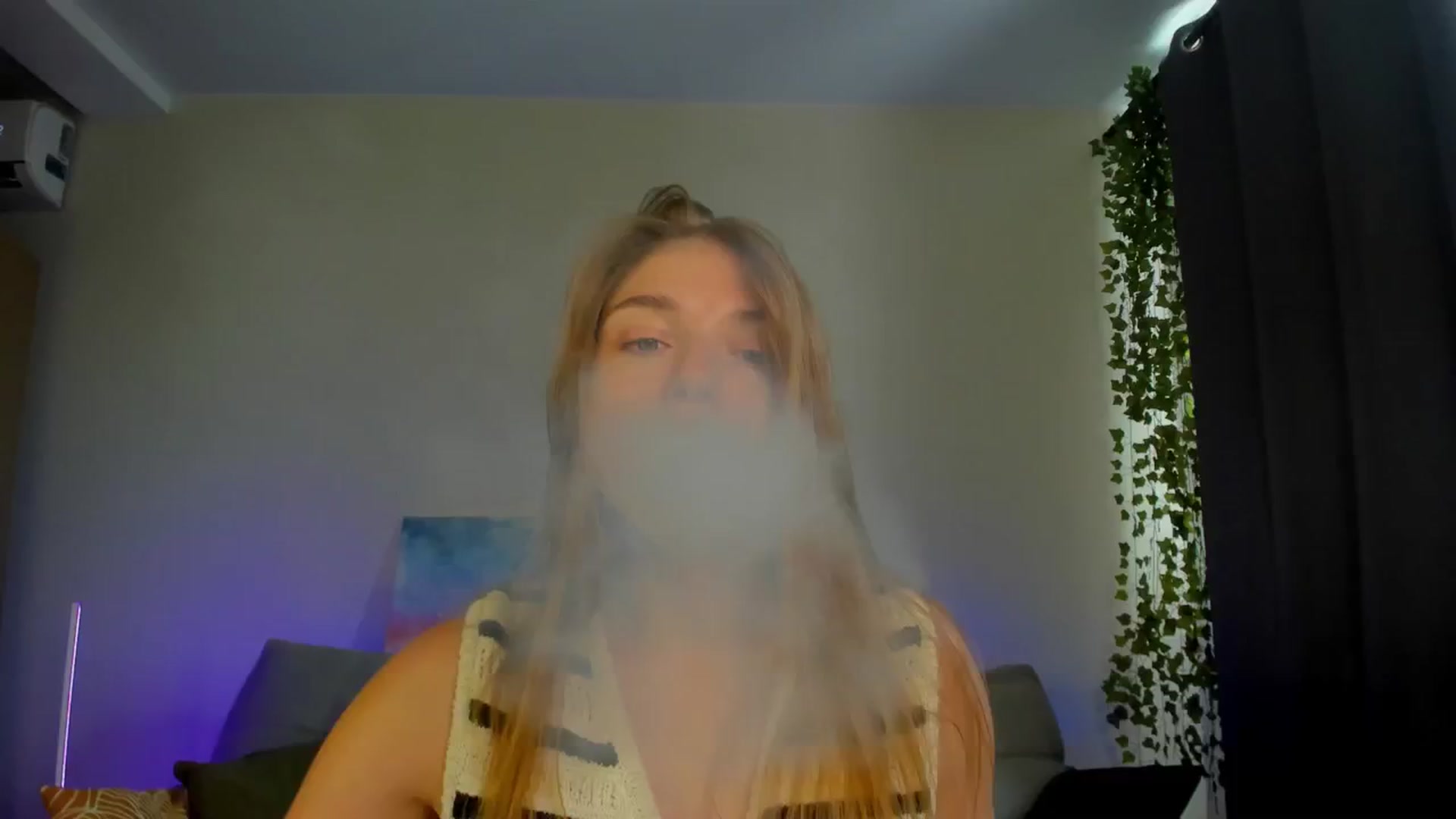 Gallery image thumbnail from Make_my_Luck's myfreecams stream on, 08/15/2024, 09:23 image 3 of 20