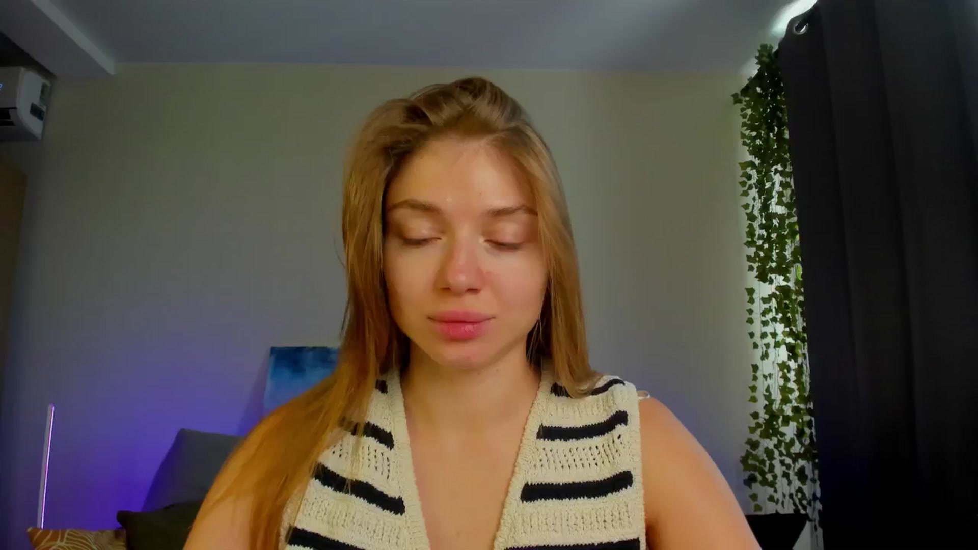 Gallery image thumbnail from Make_my_Luck's myfreecams stream on, 08/15/2024, 09:23 image 2 of 20