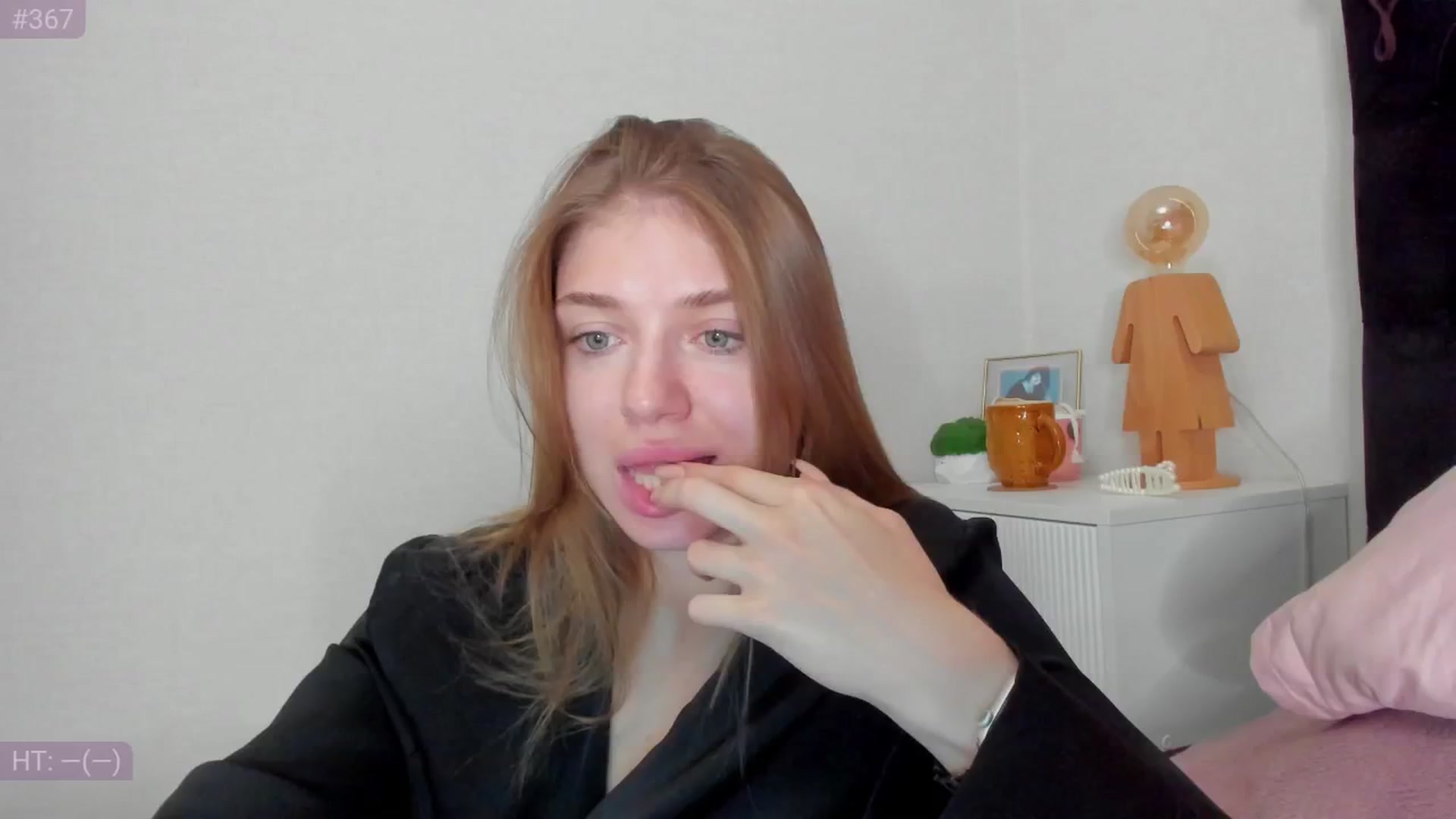 Gallery image thumbnail from Make_my_Luck's myfreecams stream on, 08/23/2024, 18:59 image 3 of 20