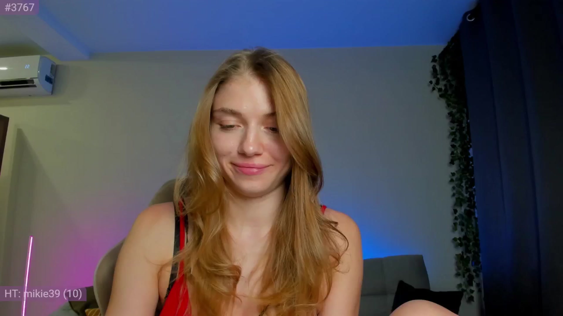 Gallery image thumbnail from Make_my_Luck's myfreecams stream on, 09/02/2024, 17:04 image 8 of 20