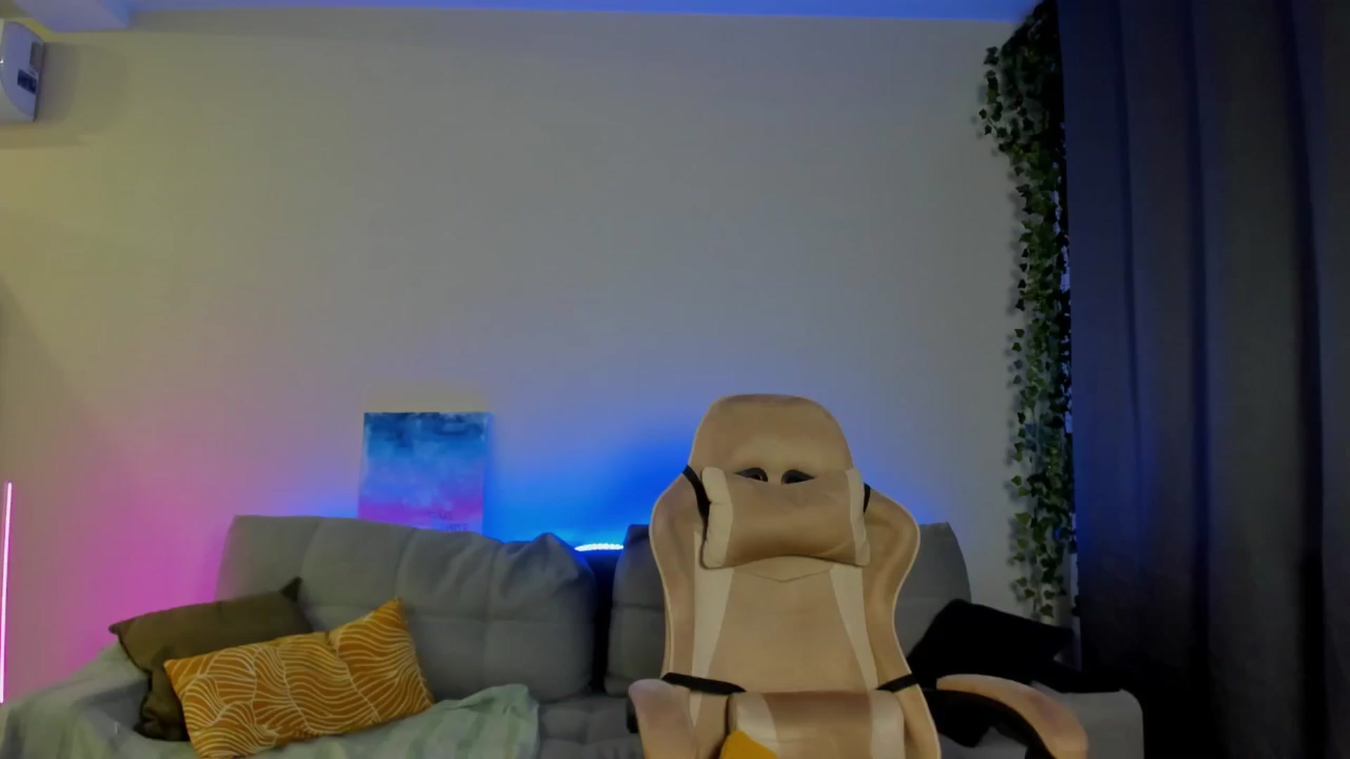 Gallery image thumbnail from Make_my_Luck's myfreecams stream on, 09/05/2024, 17:26 image 5 of 20