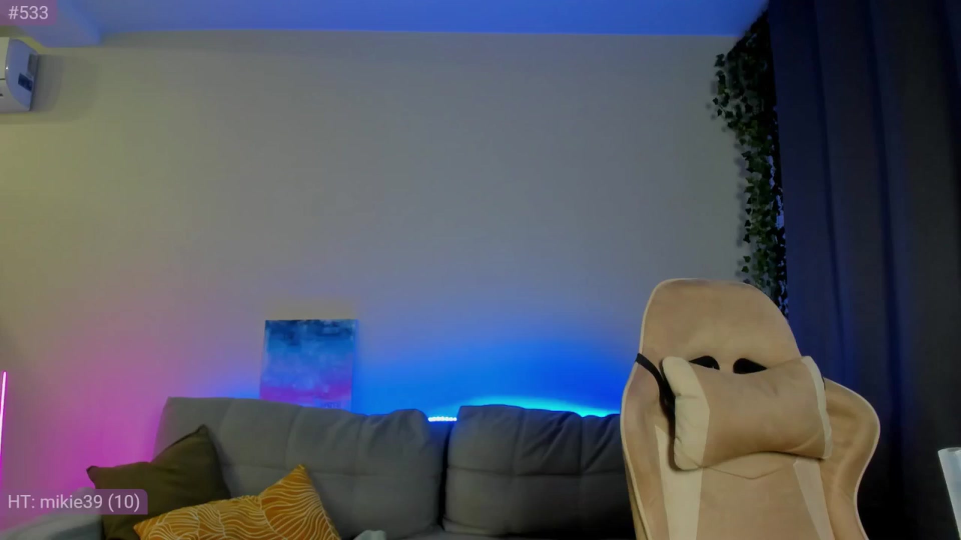 Gallery image thumbnail from Make_my_Luck's myfreecams stream on, 09/06/2024, 15:34 image 17 of 20