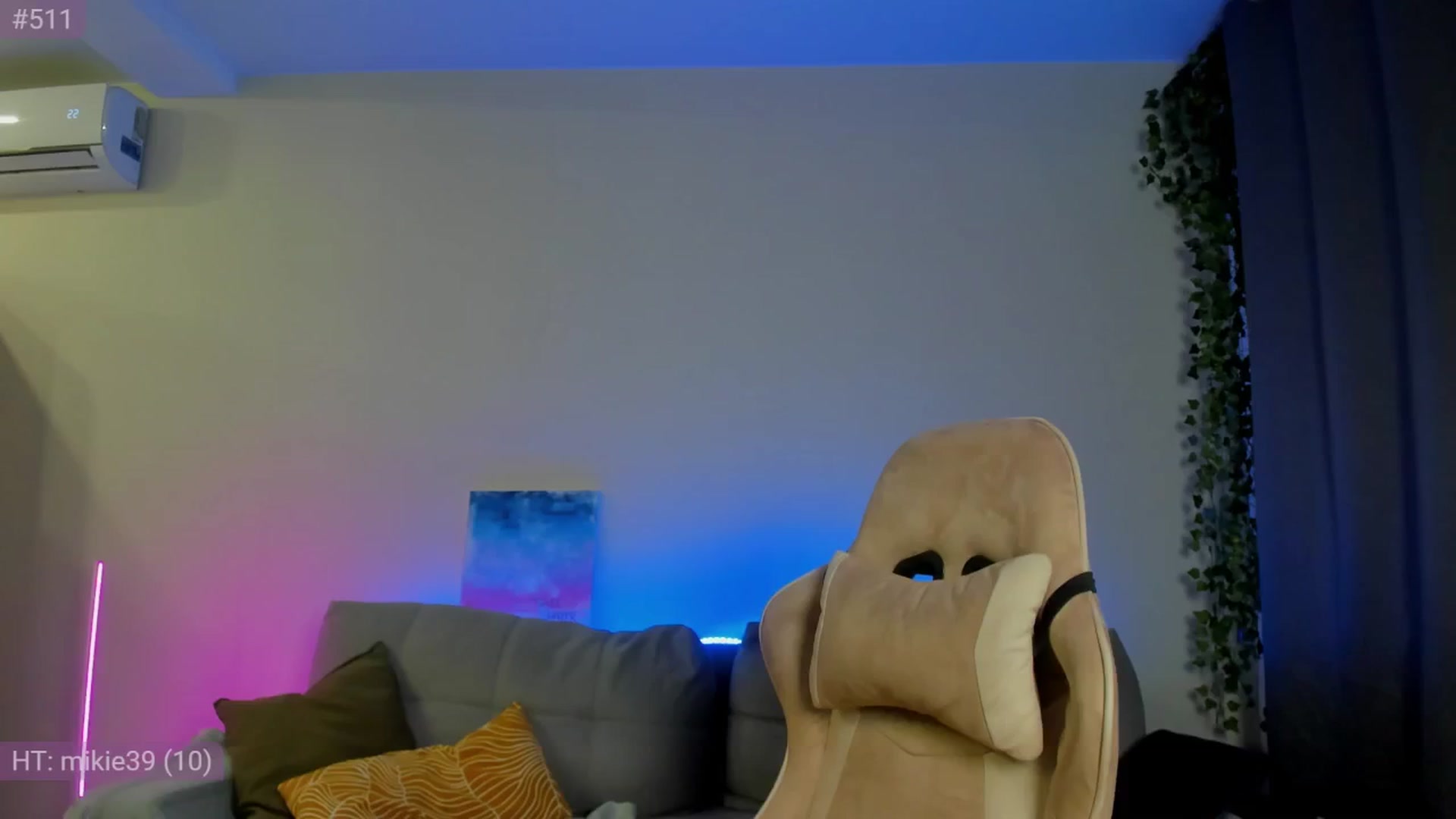 Gallery image thumbnail from Make_my_Luck's myfreecams stream on, 09/06/2024, 17:20 image 3 of 20