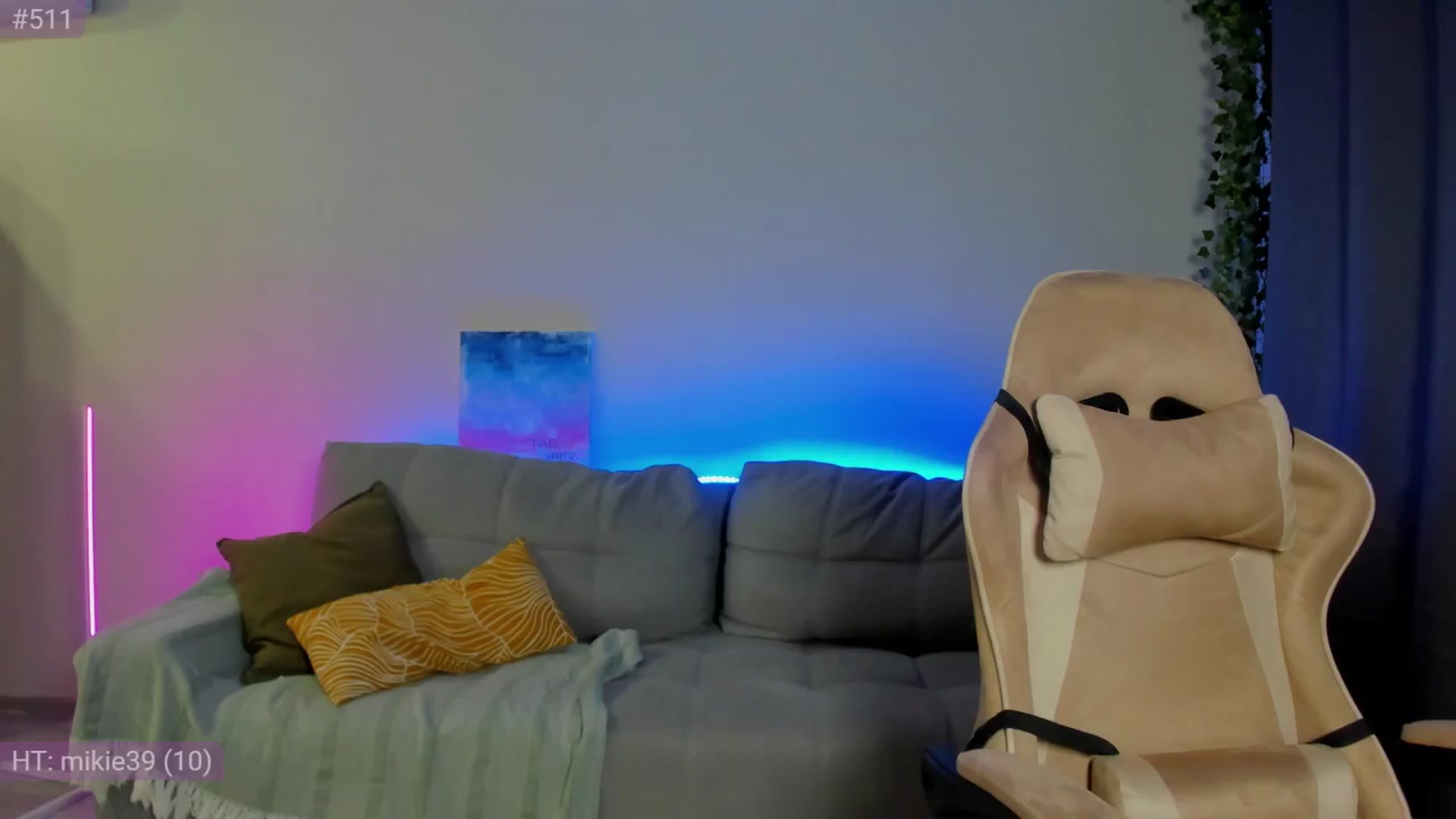Gallery image thumbnail from Make_my_Luck's myfreecams stream on, 09/06/2024, 17:20 image 1 of 20