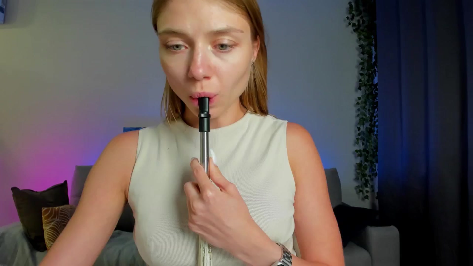 Gallery image thumbnail from Make_my_Luck's myfreecams stream on, 09/26/2024, 18:25 image 4 of 20