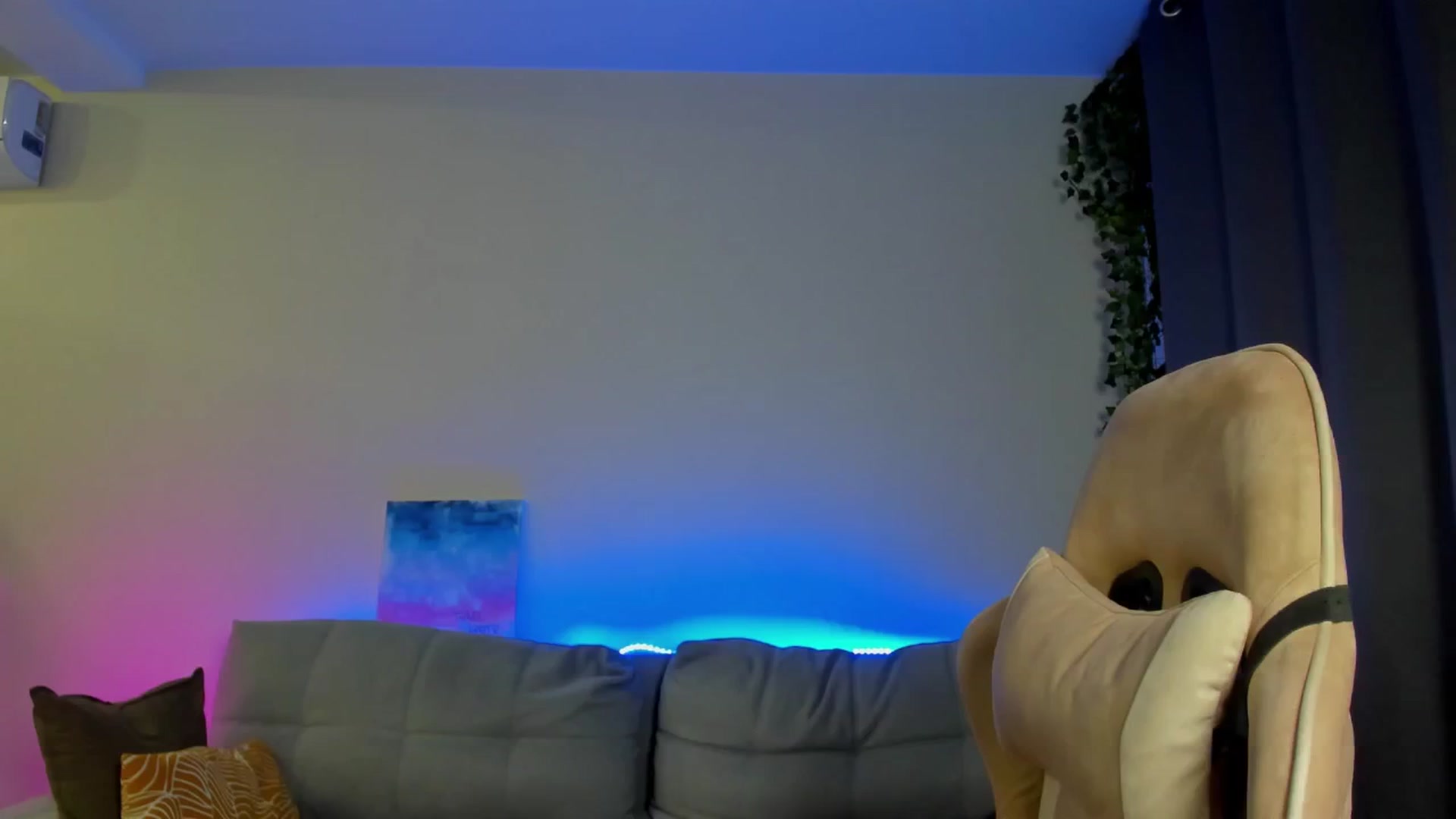 Gallery image thumbnail from Make_my_Luck's myfreecams stream on, 09/26/2024, 19:32 image 4 of 20