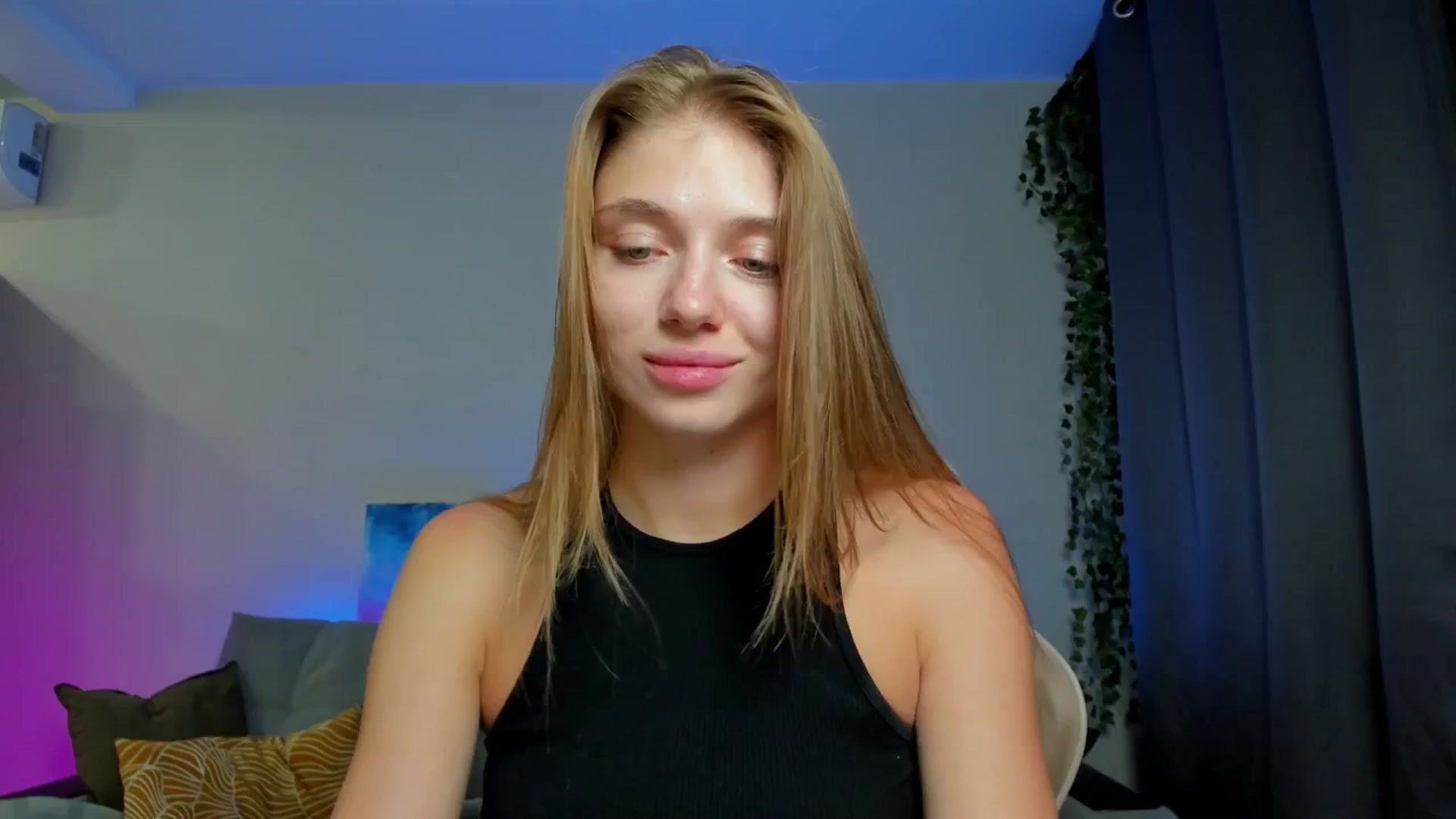 Gallery image thumbnail from Make_my_Luck's myfreecams stream on, 09/29/2024, 18:42 image 1 of 20