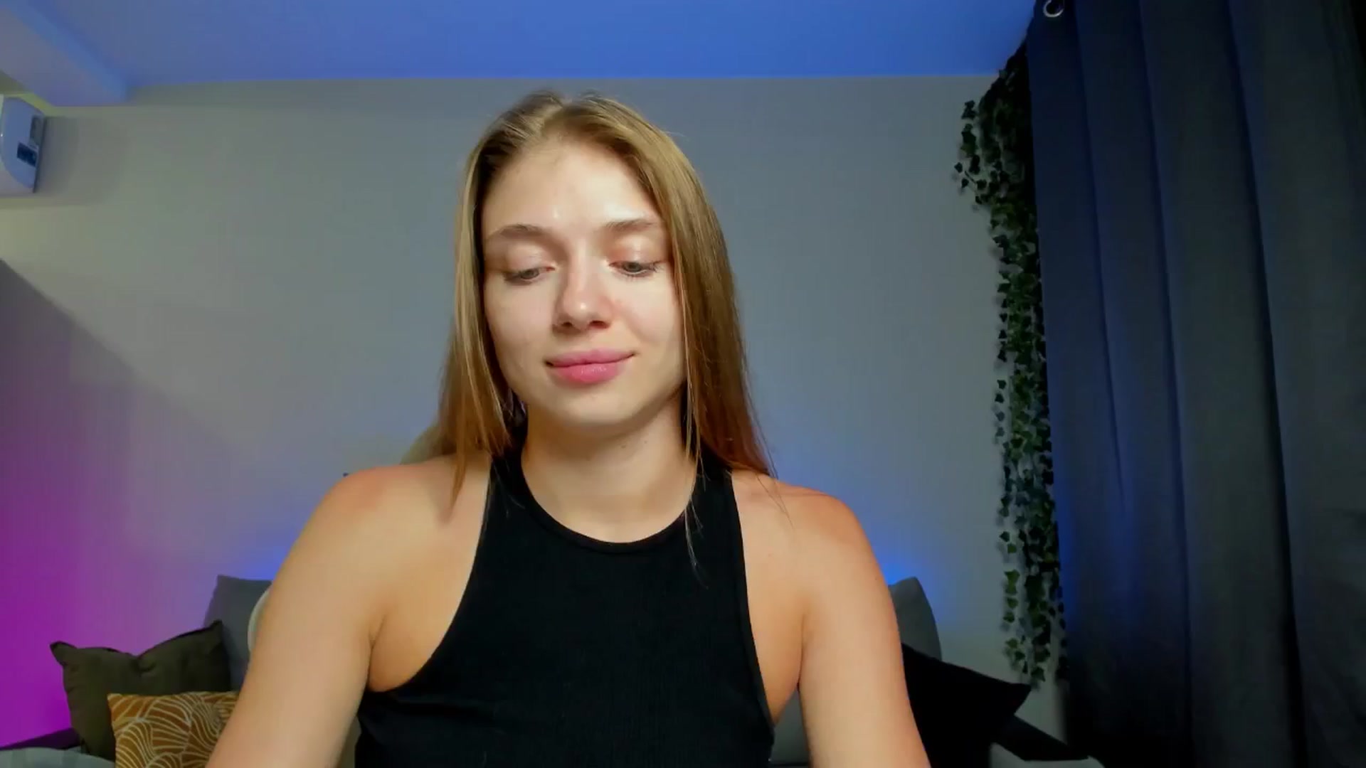 Gallery image thumbnail from Make_my_Luck's myfreecams stream on, 09/29/2024, 18:42 image 2 of 20