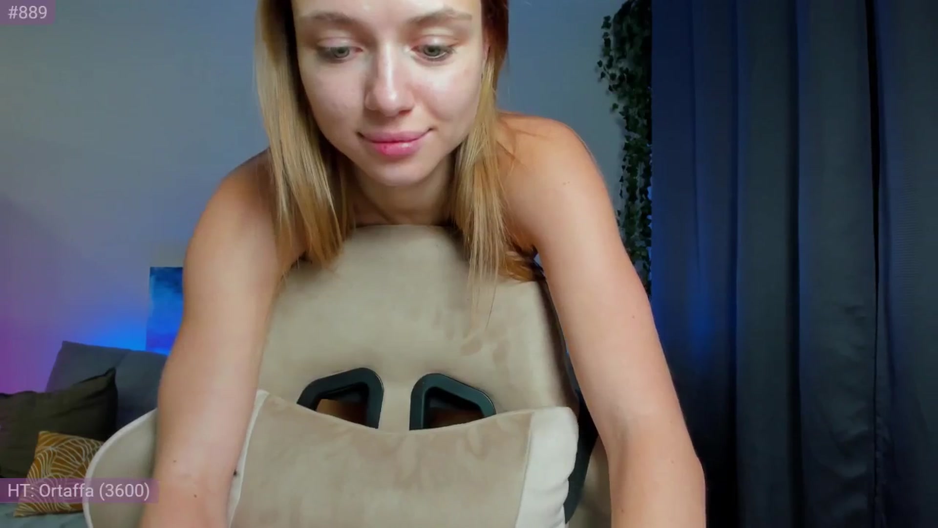 Gallery image thumbnail from Make_my_Luck's myfreecams stream on, 10/11/2024, 16:51 image 17 of 20