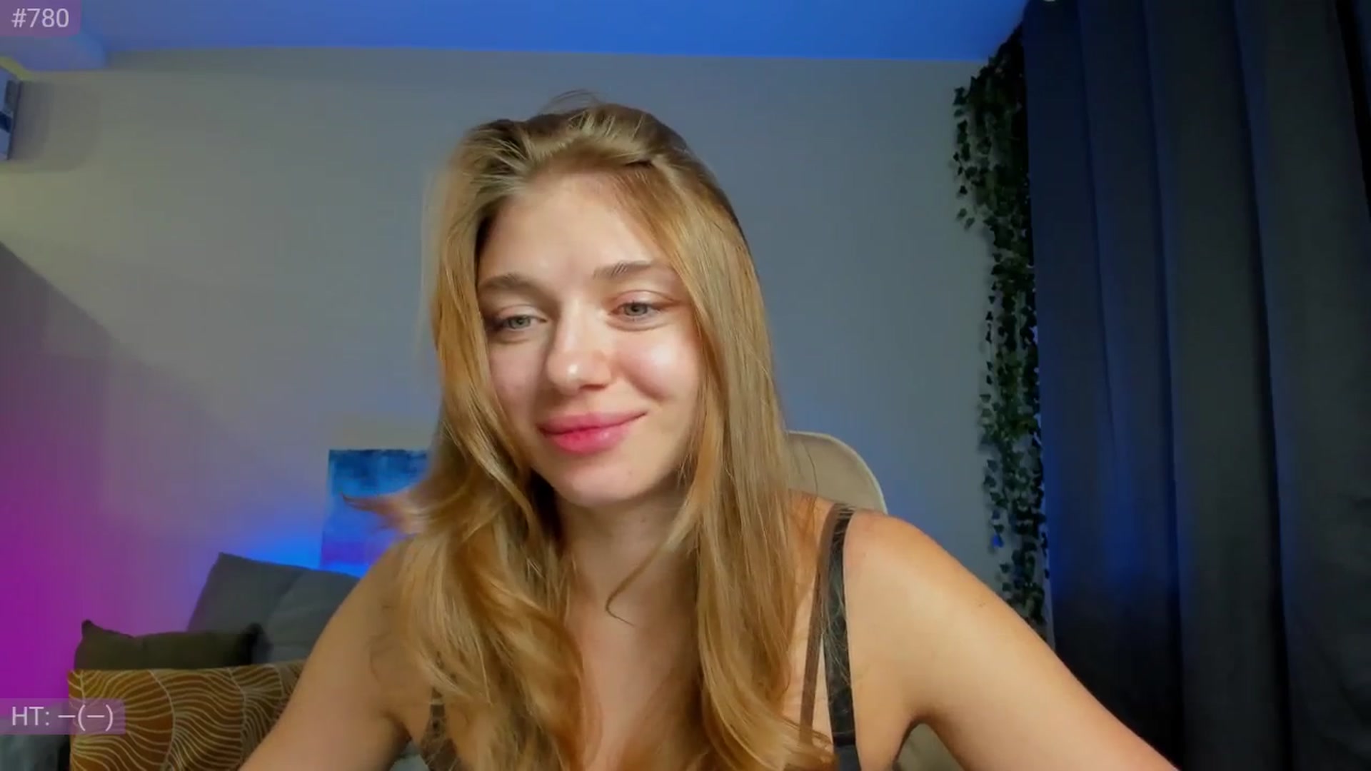 Gallery image thumbnail from Make_my_Luck's myfreecams stream on, 10/14/2024, 18:17 image 3 of 20