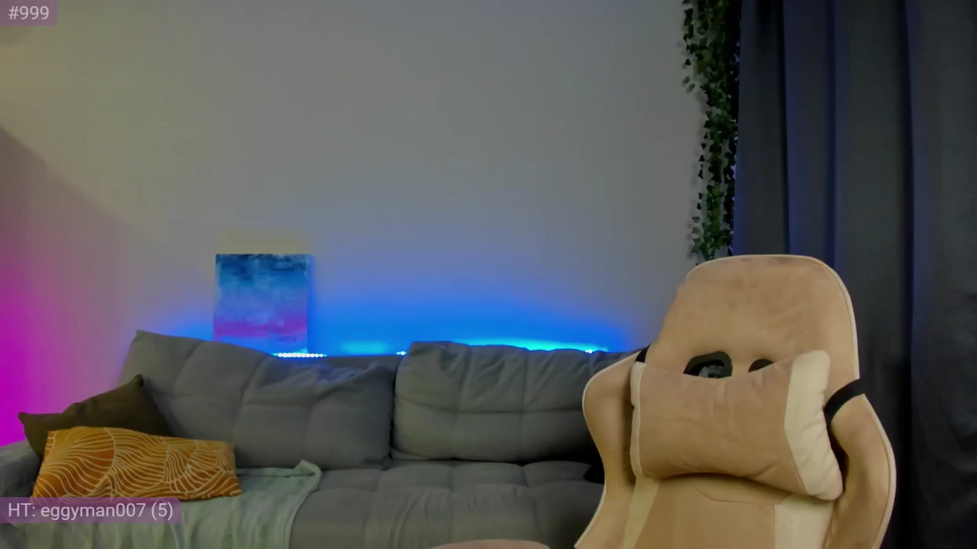 Gallery image thumbnail from Make_my_Luck's myfreecams stream on, 10/21/2024, 19:40 image 3 of 20
