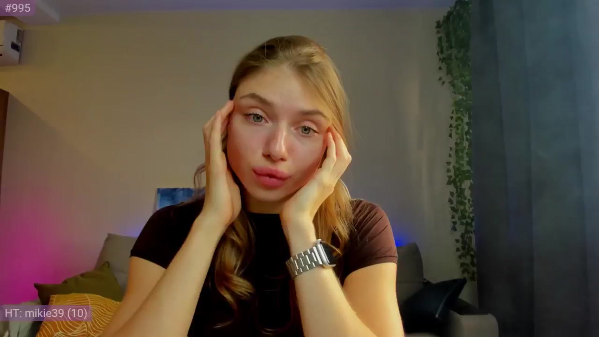Gallery image thumbnail from Make_my_Luck's myfreecams stream on, 10/23/2024, 08:53 image 9 of 20