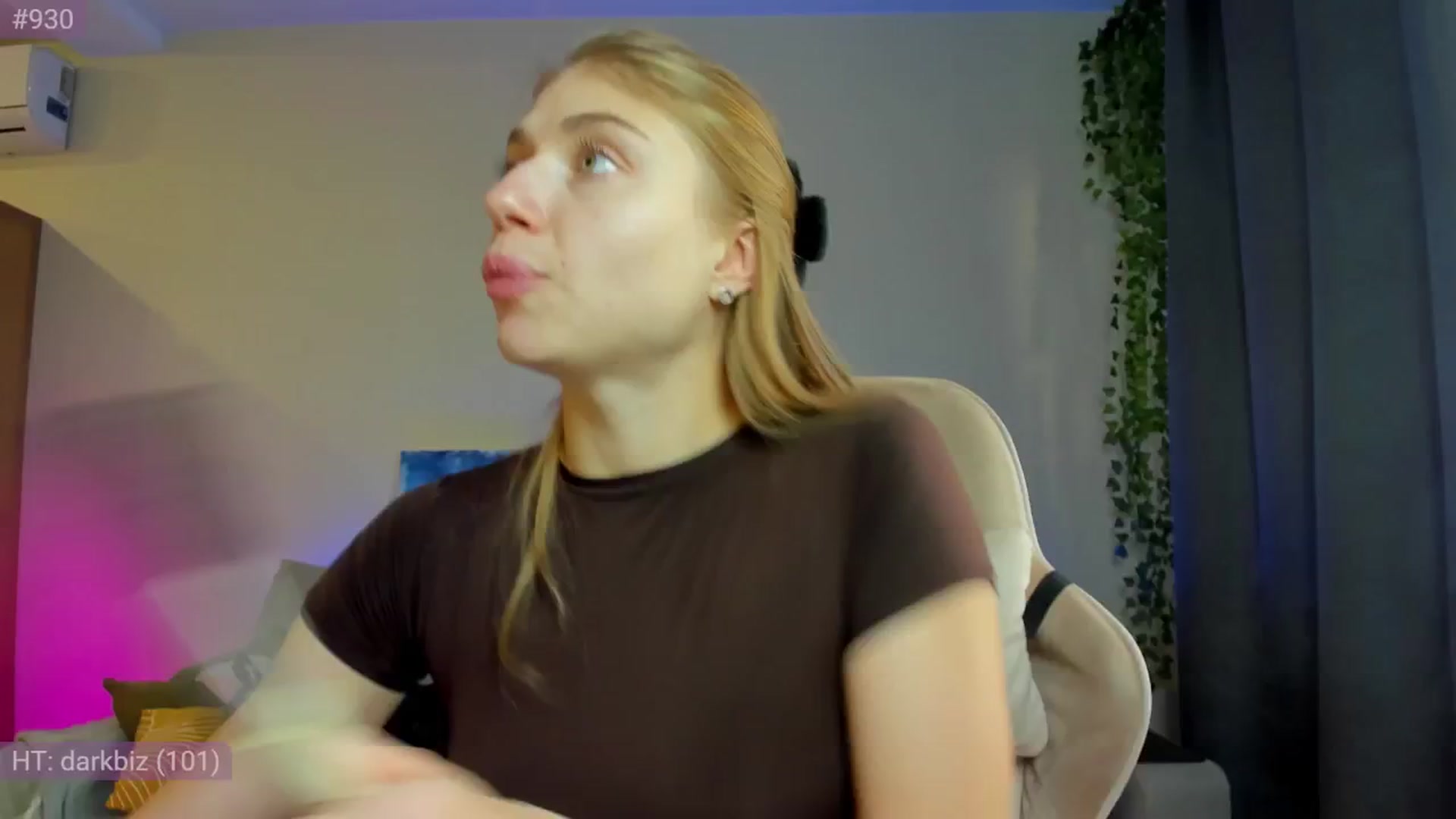 Gallery image thumbnail from Make_my_Luck's myfreecams stream on, 10/23/2024, 09:36 image 14 of 20