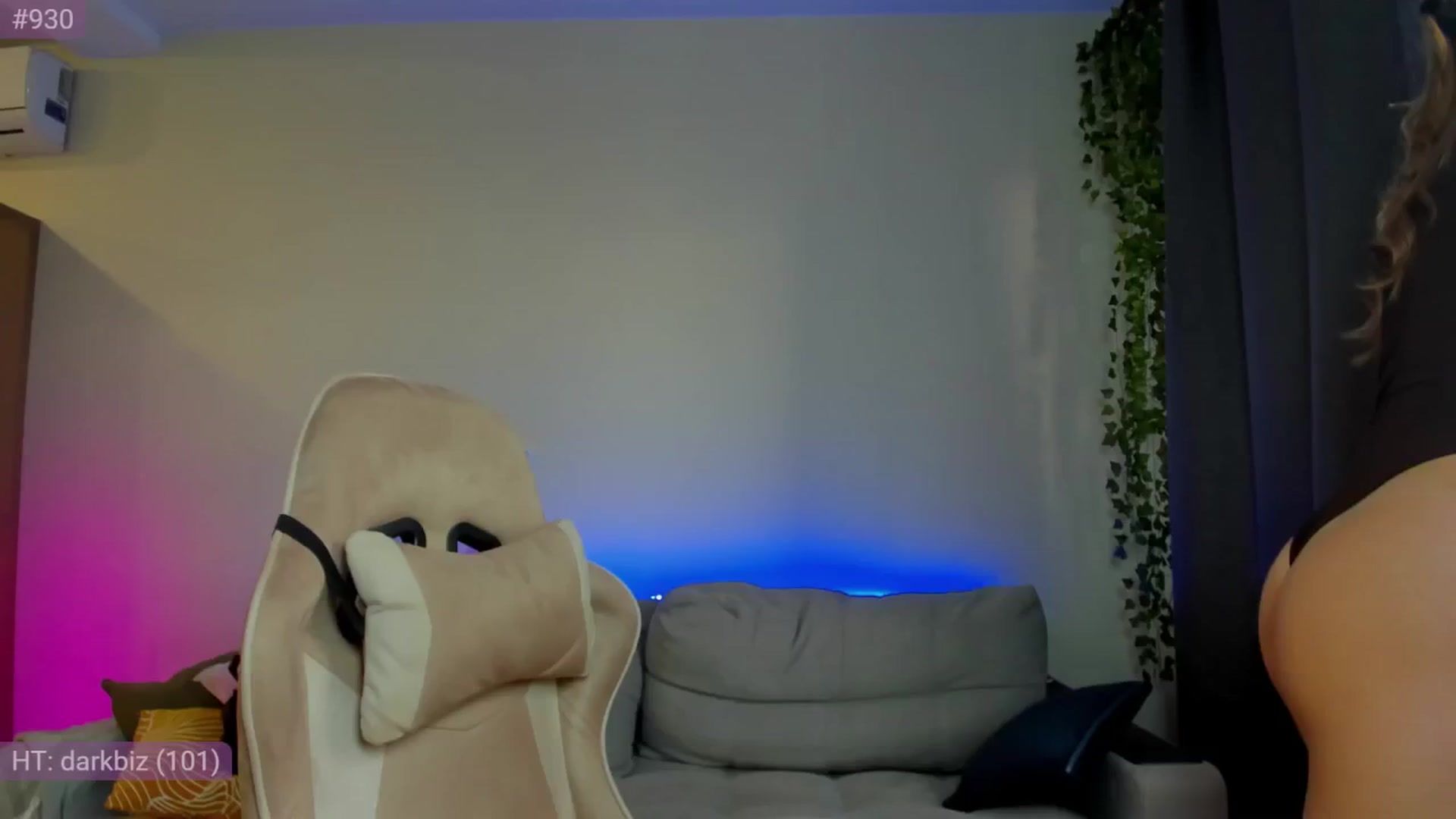 Gallery image thumbnail from Make_my_Luck's myfreecams stream on, 10/23/2024, 09:36 image 5 of 20