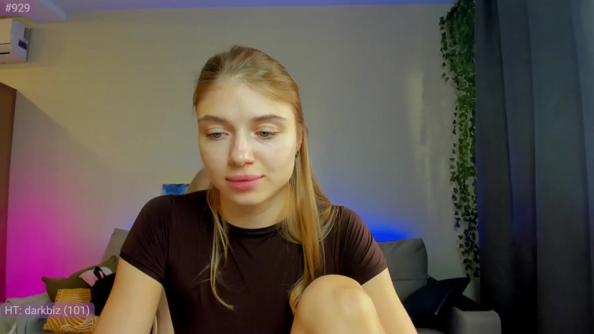 Gallery image thumbnail from Make_my_Luck's myfreecams stream on, 10/23/2024, 09:36 image 1 of 20