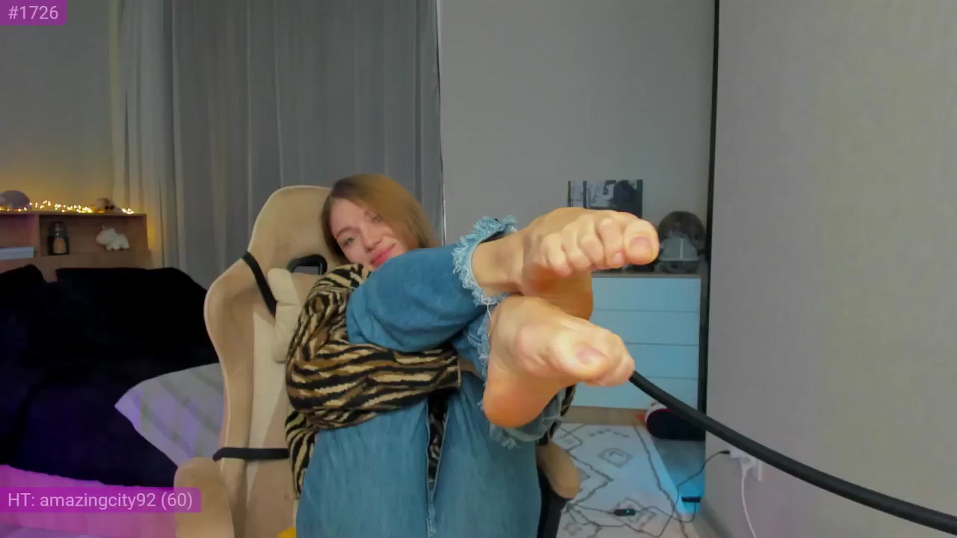 Gallery image thumbnail from Make_my_Luck's myfreecams stream on, 11/06/2024, 08:26 image 3 of 20