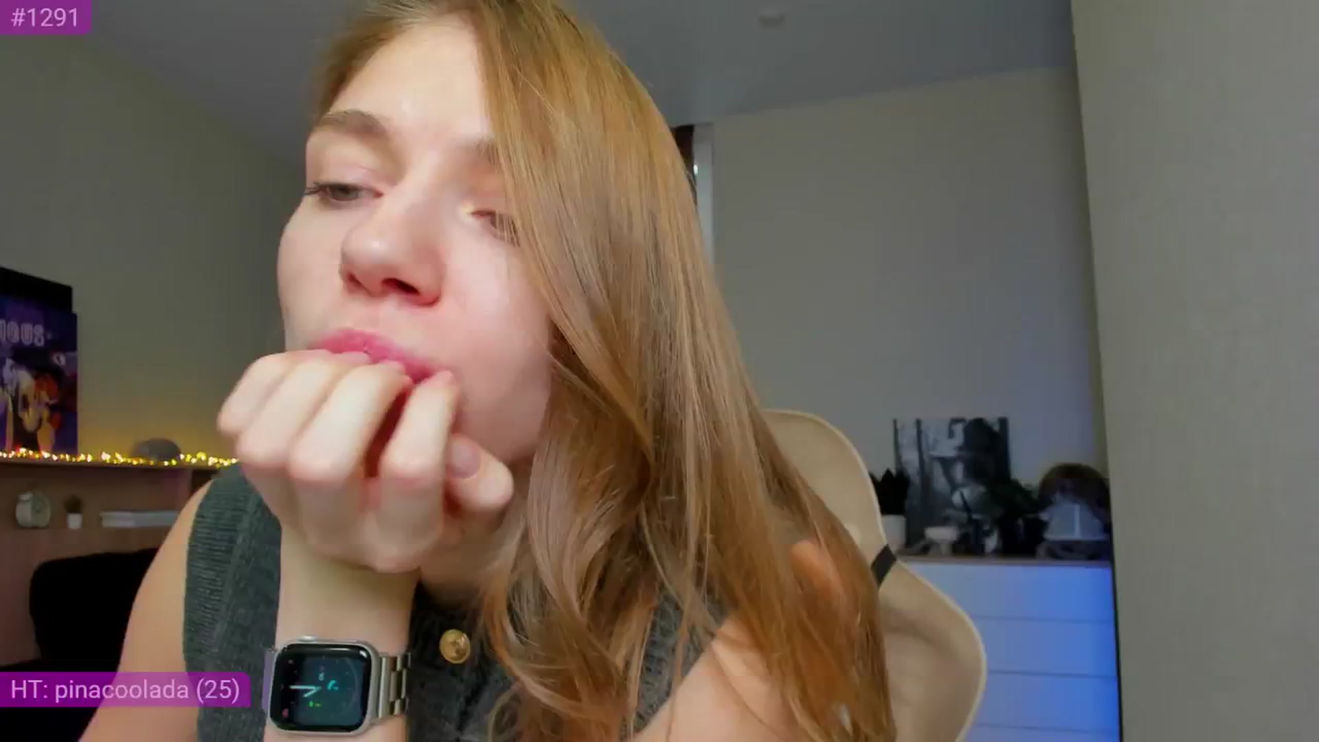 Gallery image thumbnail from Make_my_Luck's myfreecams stream on, 11/16/2024, 07:15 image 14 of 20