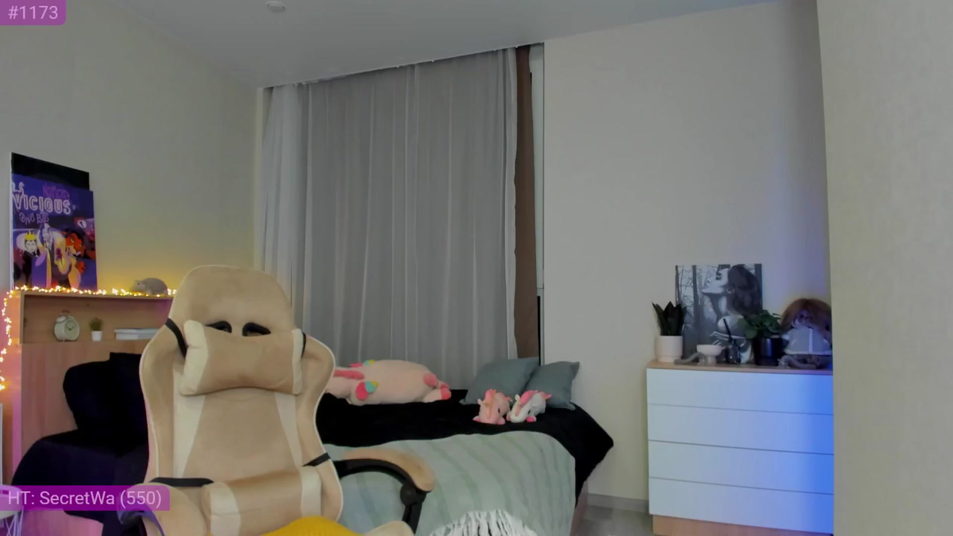 Gallery image thumbnail from Make_my_Luck's myfreecams stream on, 11/17/2024, 19:57 image 7 of 20