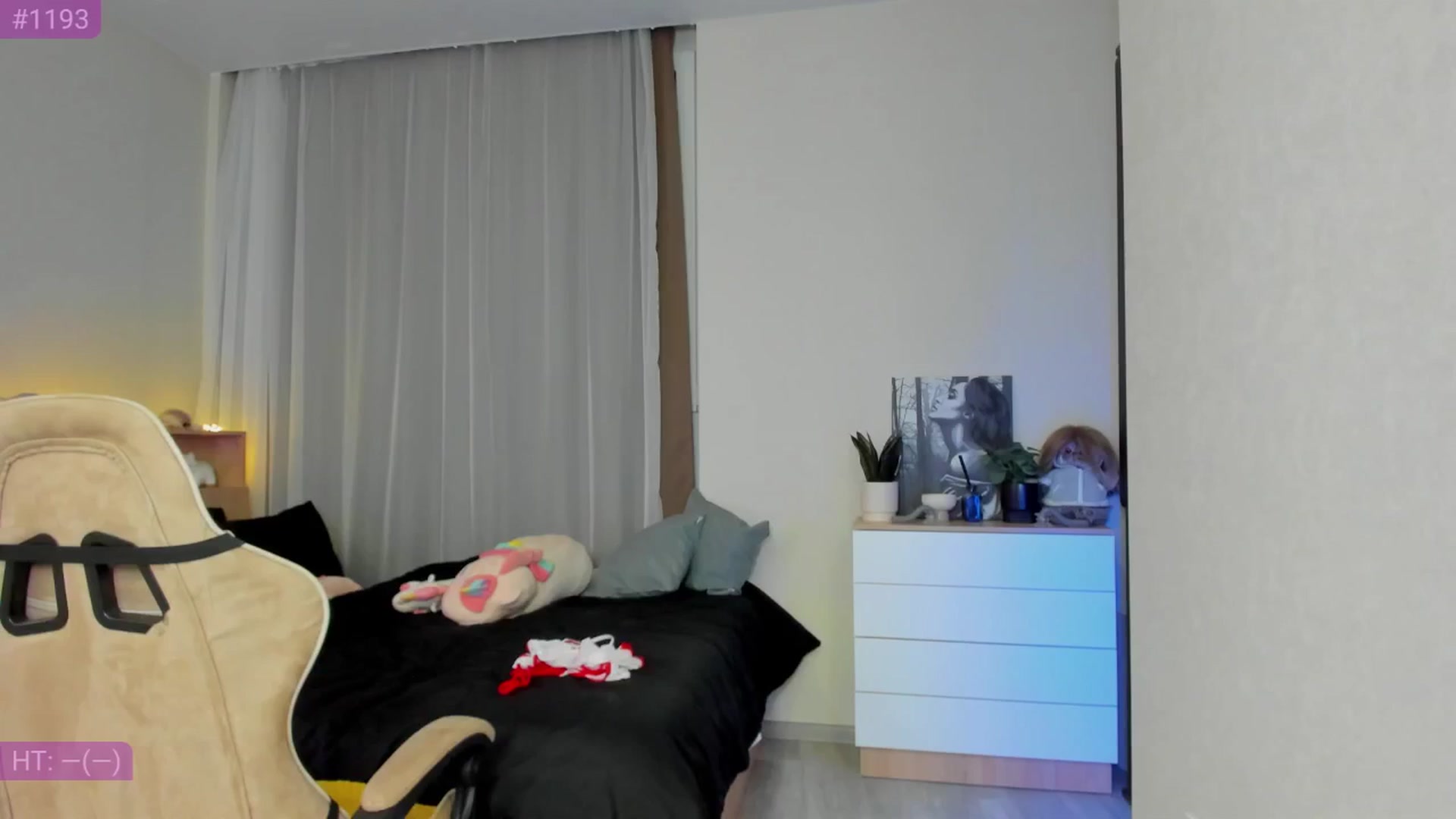 Gallery image thumbnail from Make_my_Luck's myfreecams stream on, 11/25/2024, 17:54 image 18 of 20