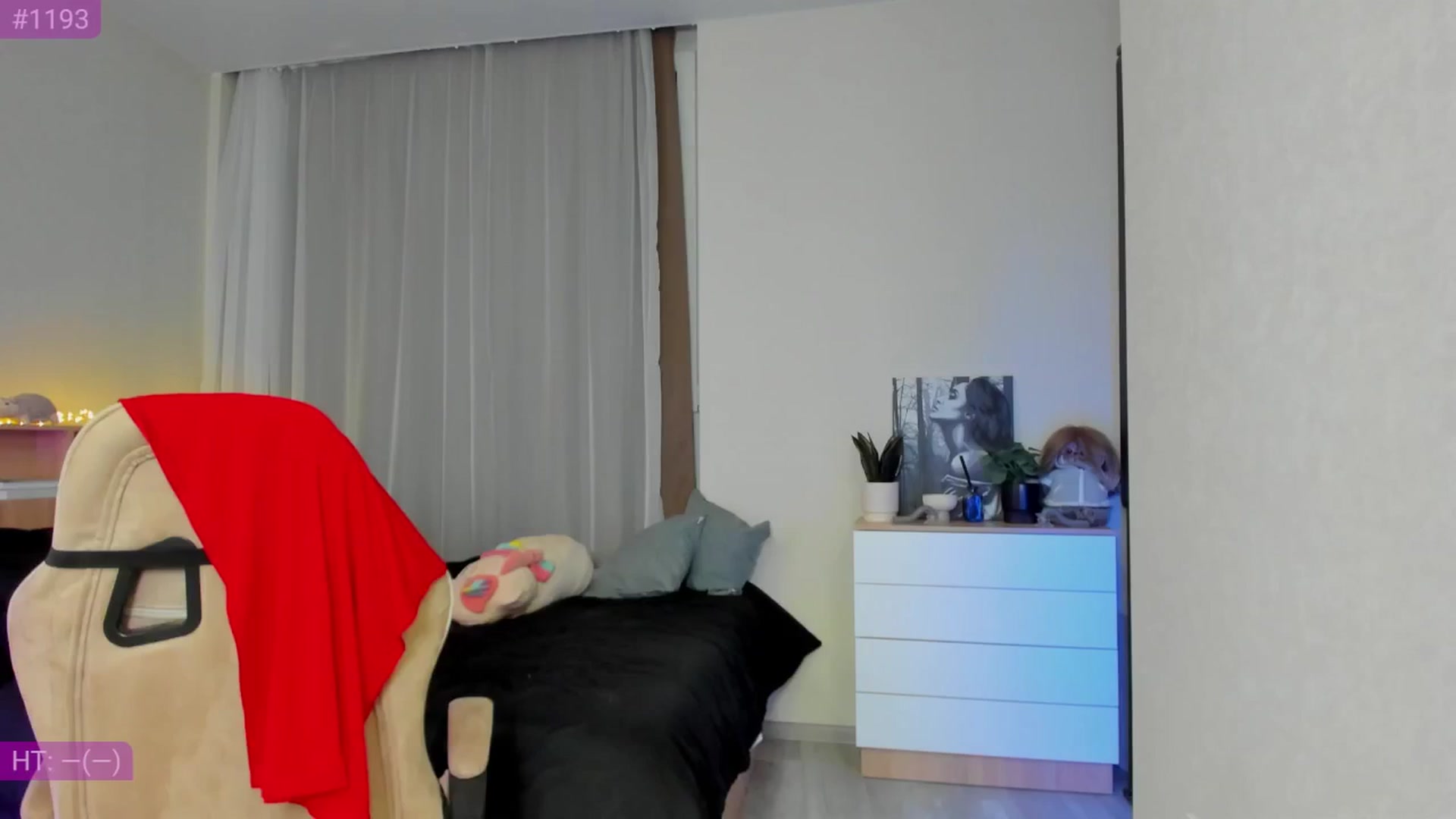 Gallery image thumbnail from Make_my_Luck's myfreecams stream on, 11/25/2024, 17:54 image 14 of 20