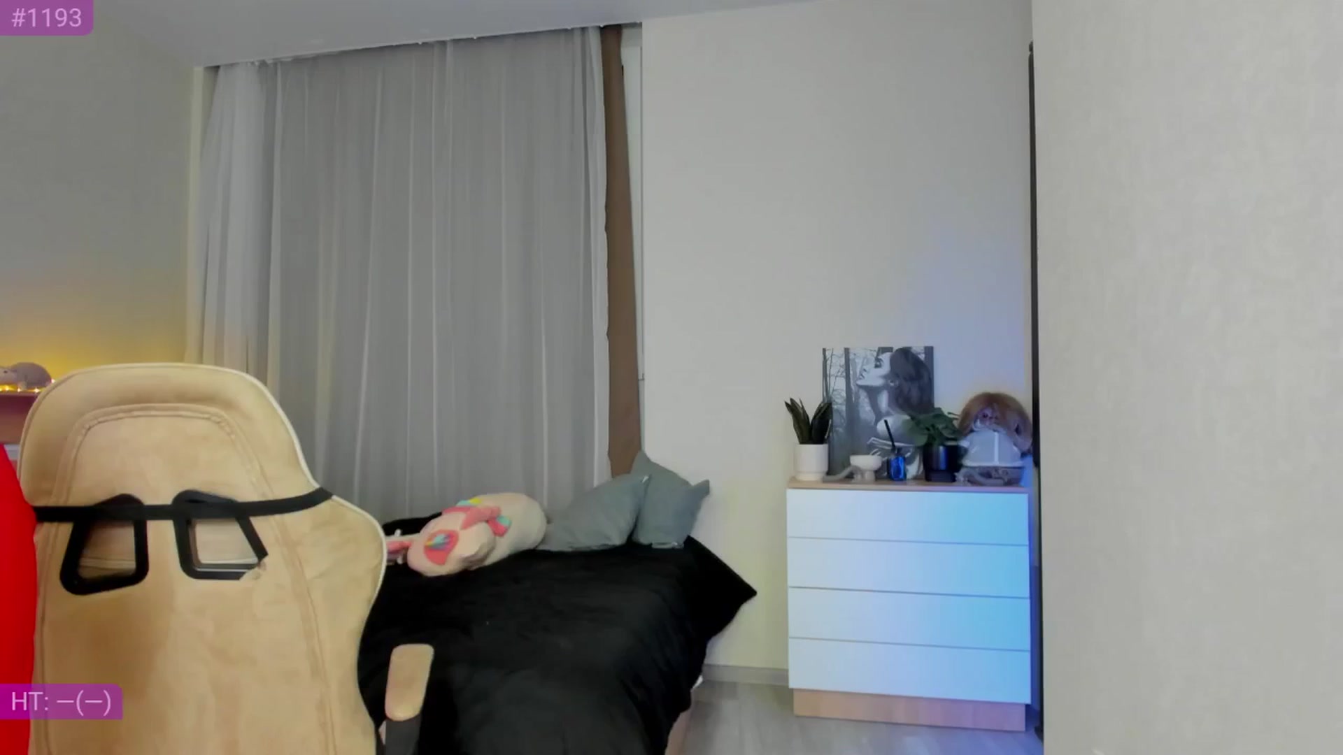 Gallery image thumbnail from Make_my_Luck's myfreecams stream on, 11/25/2024, 17:54 image 16 of 20
