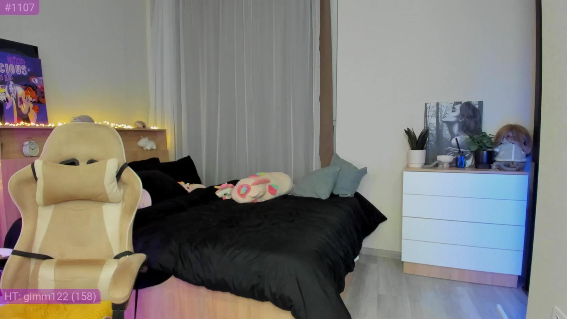 Gallery image thumbnail from Make_my_Luck's myfreecams stream on, 11/25/2024, 19:24 image 19 of 20