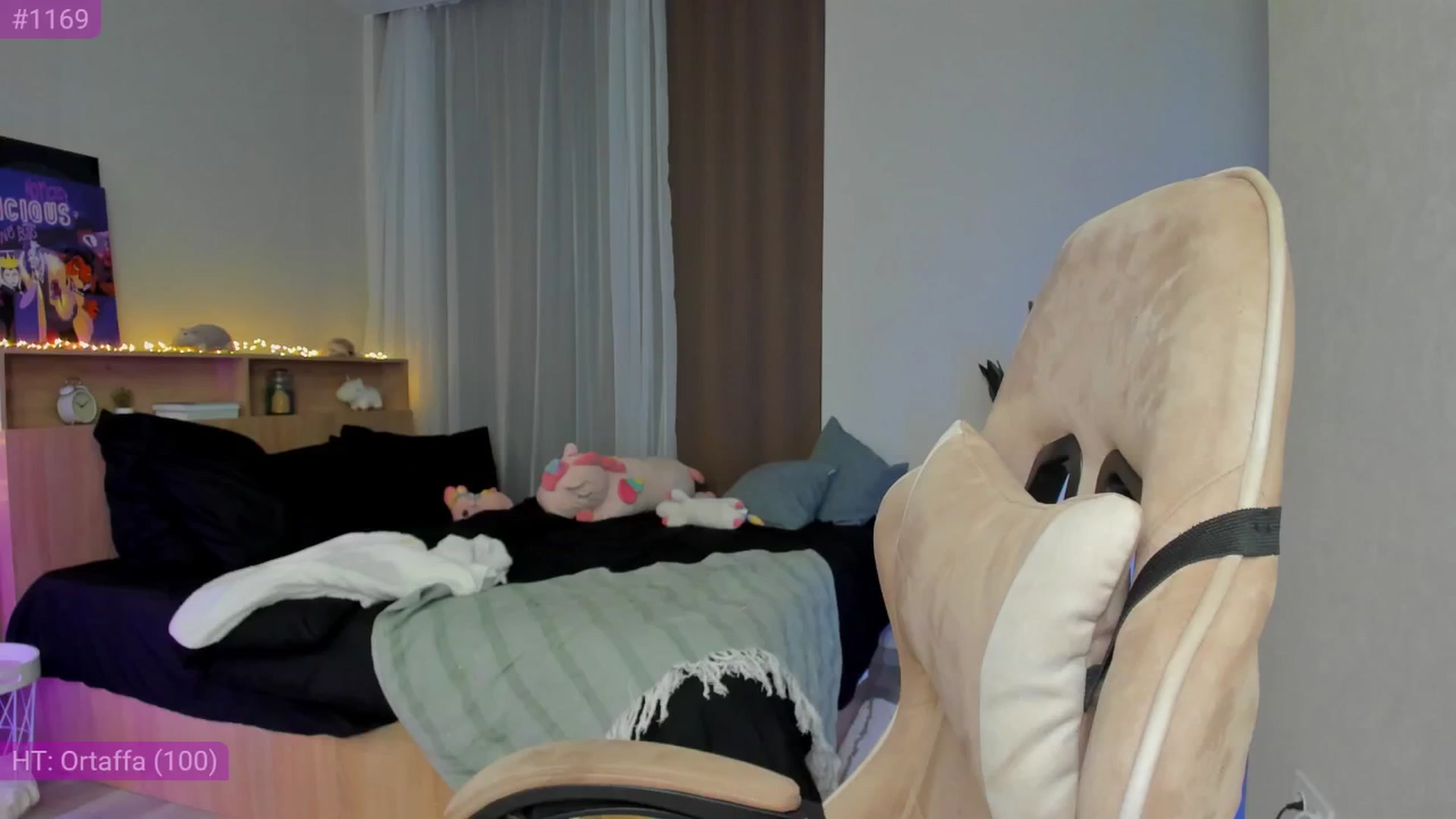 Gallery image thumbnail from Make_my_Luck's myfreecams stream on, 11/29/2024, 18:41 image 17 of 20