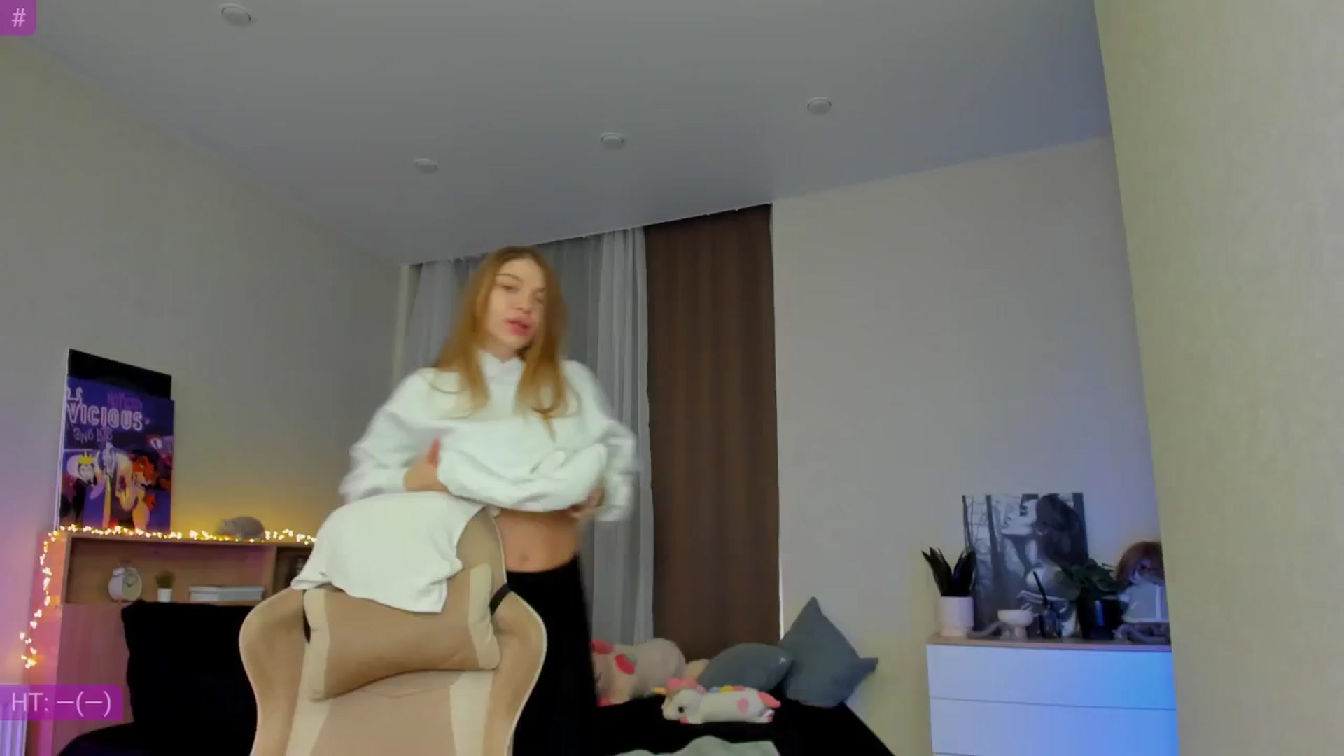 Gallery image thumbnail from Make_my_Luck's myfreecams stream on, 12/04/2024, 07:43 image 4 of 20