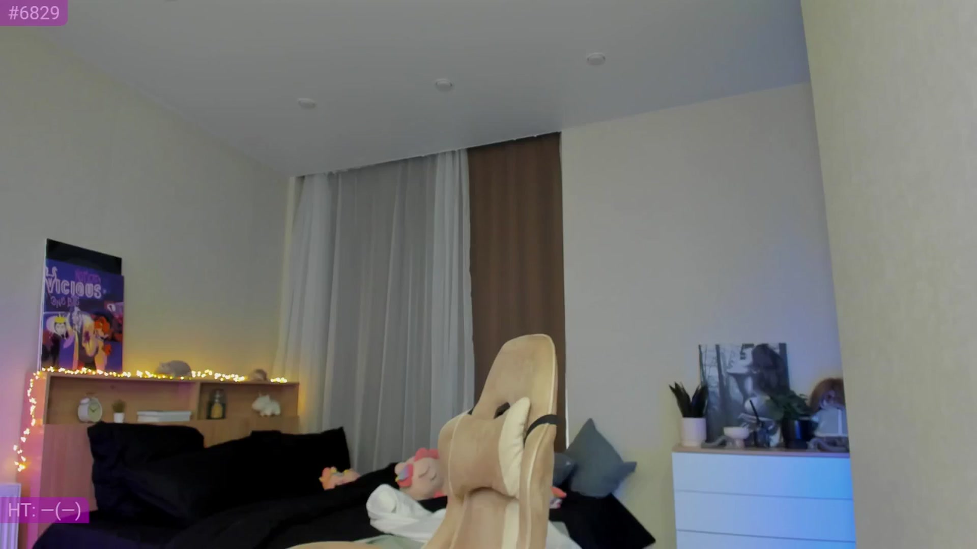 Gallery image thumbnail from Make_my_Luck's myfreecams stream on, 12/04/2024, 07:43 image 17 of 20
