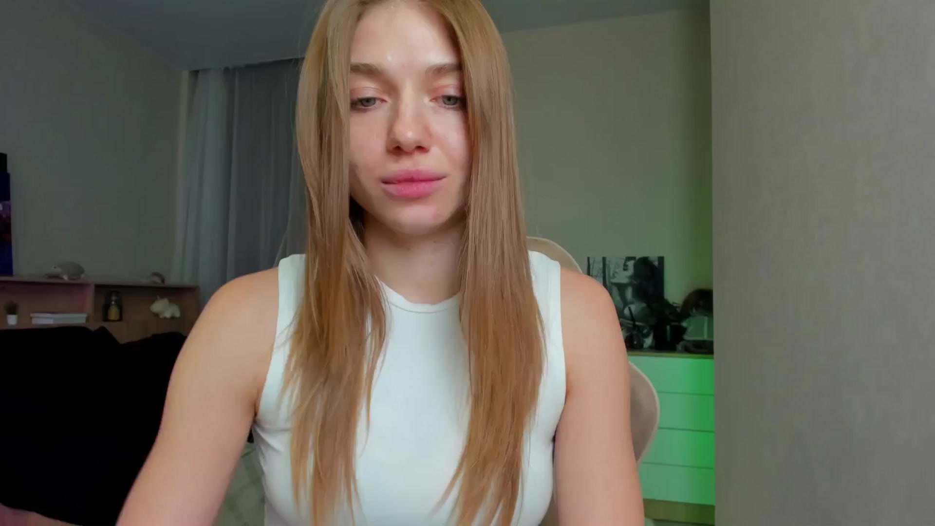 Gallery image thumbnail from Make_my_Luck's myfreecams stream on, 12/04/2024, 11:23 image 5 of 20
