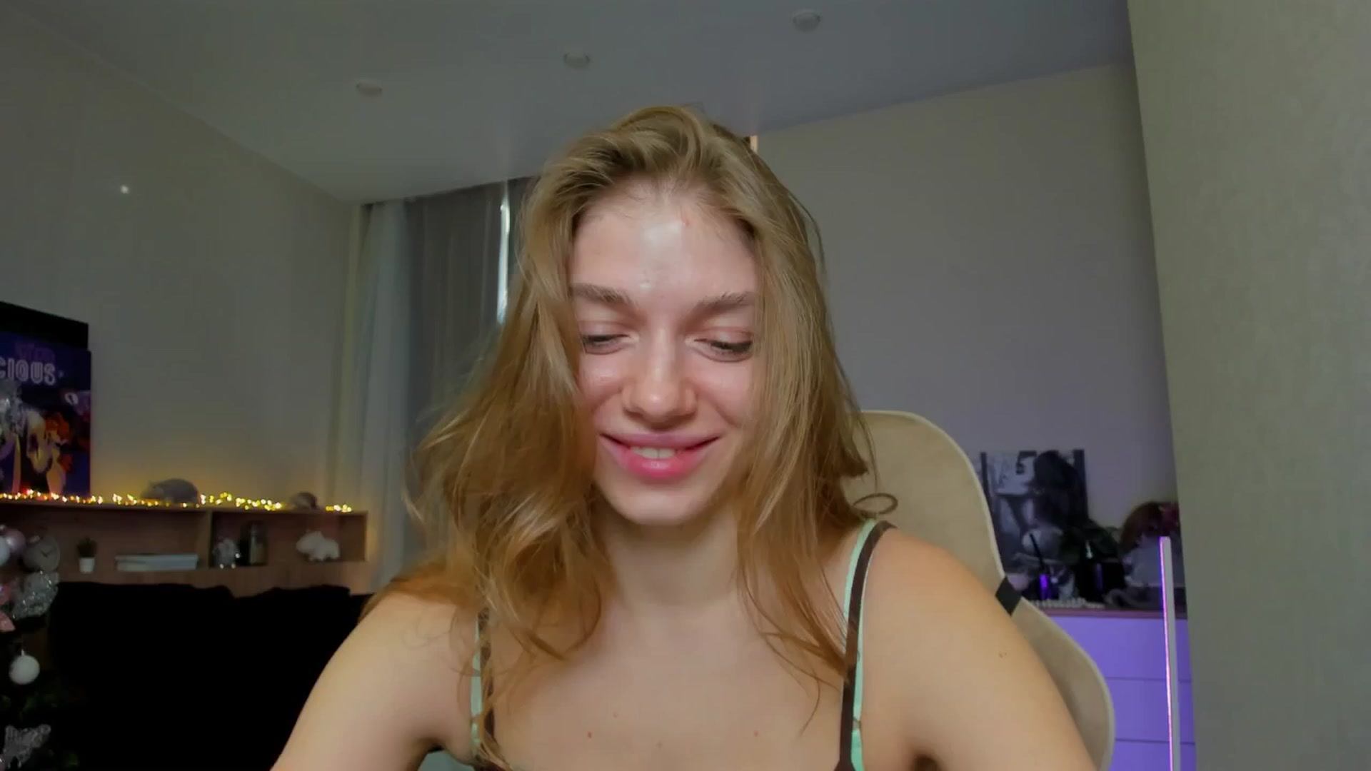 Gallery image thumbnail from Make_my_Luck's myfreecams stream on, 12/07/2024, 08:54 image 2 of 20
