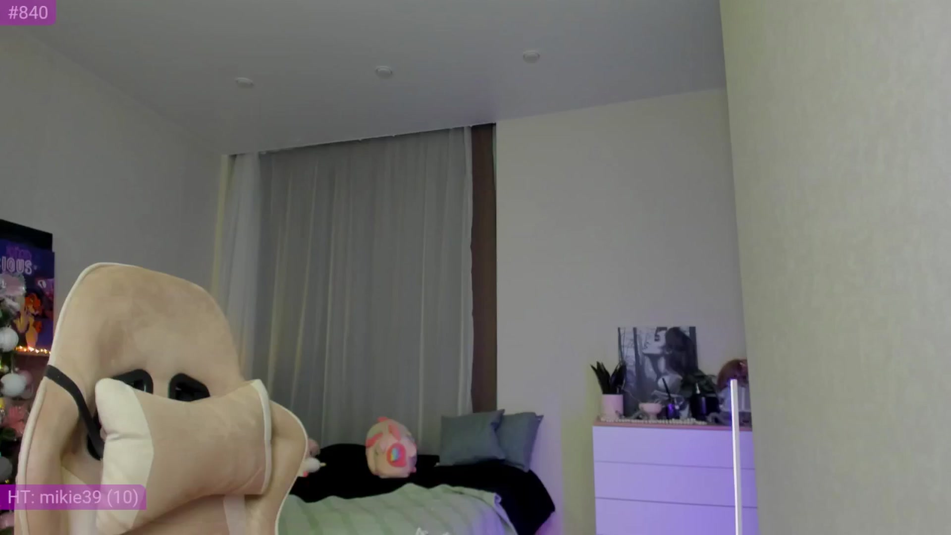 Gallery image thumbnail from Make_my_Luck's myfreecams stream on, 12/08/2024, 17:21 image 19 of 20