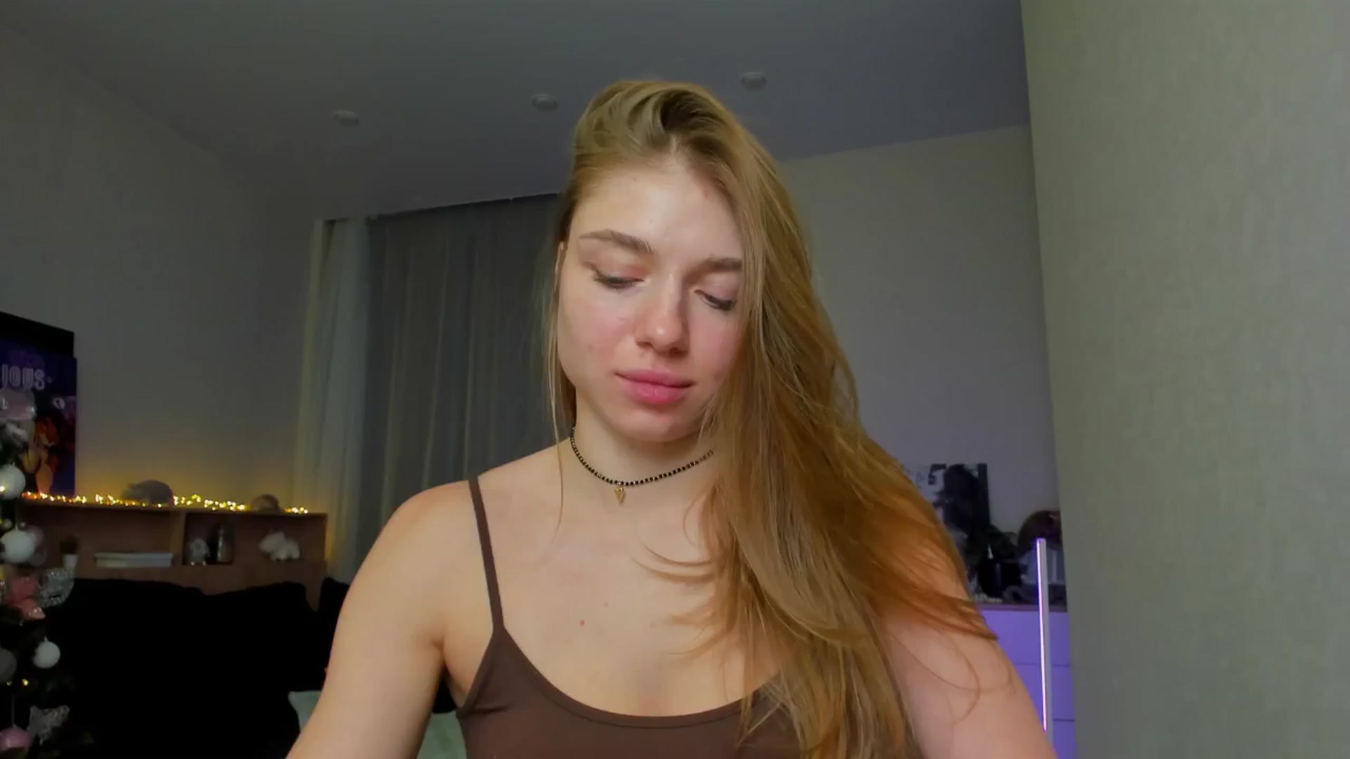 Gallery image thumbnail from Make_my_Luck's myfreecams stream on, 12/08/2024, 17:21 image 3 of 20
