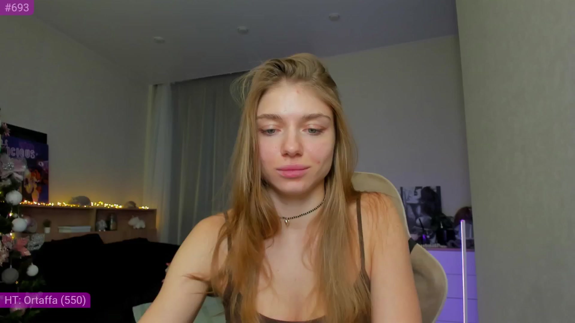 Gallery image thumbnail from Make_my_Luck's myfreecams stream on, 12/08/2024, 18:37 image 14 of 20