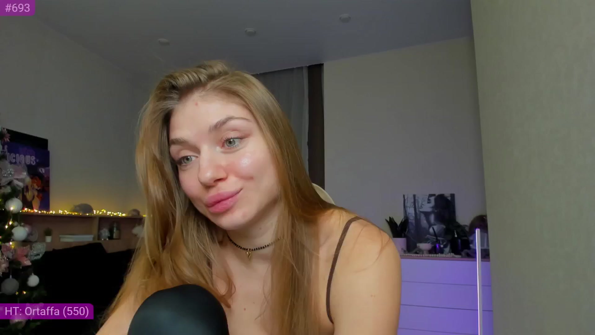 Gallery image thumbnail from Make_my_Luck's myfreecams stream on, 12/08/2024, 18:37 image 20 of 20