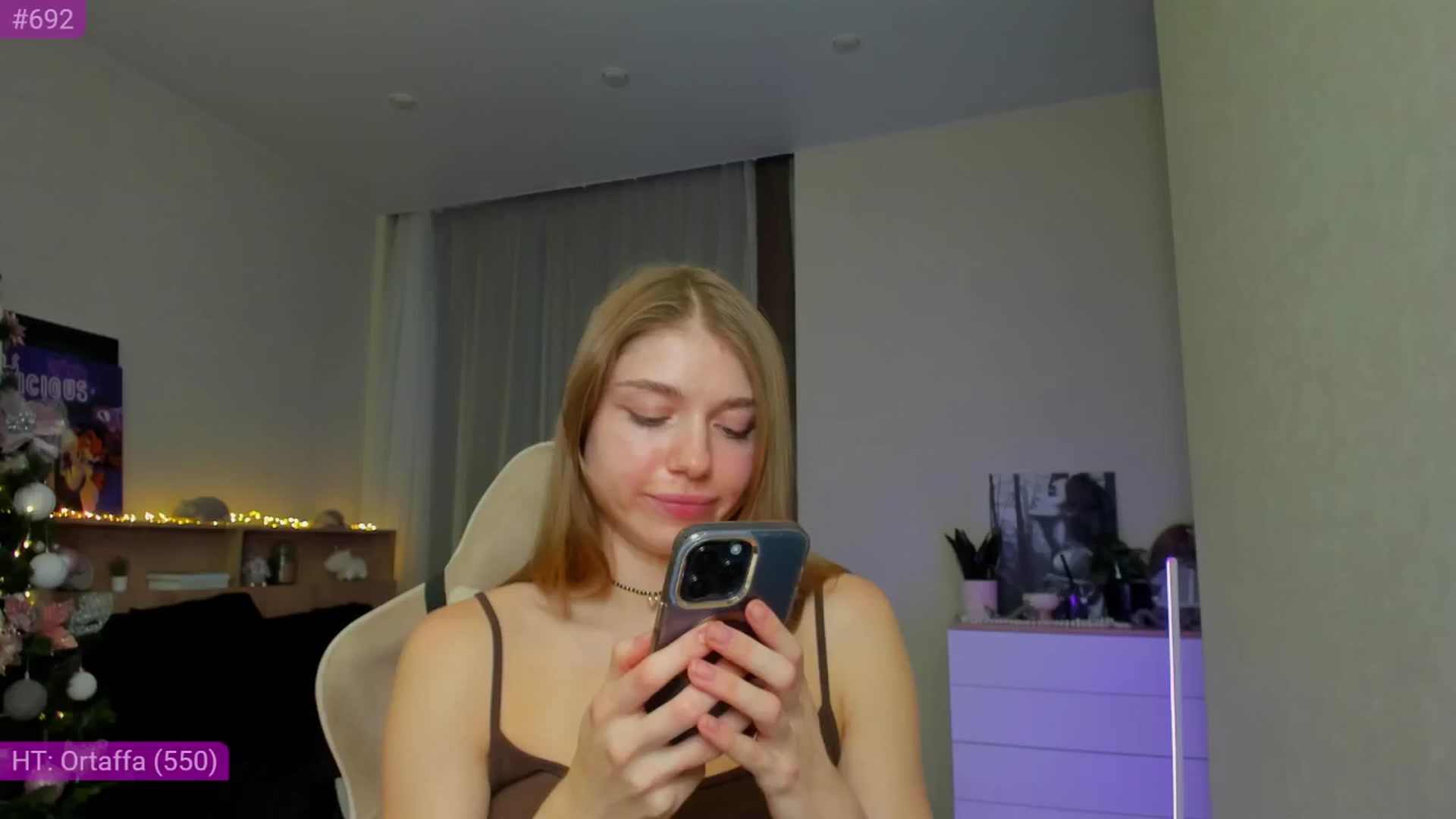 Gallery image thumbnail from Make_my_Luck's myfreecams stream on, 12/08/2024, 18:37 image 3 of 20