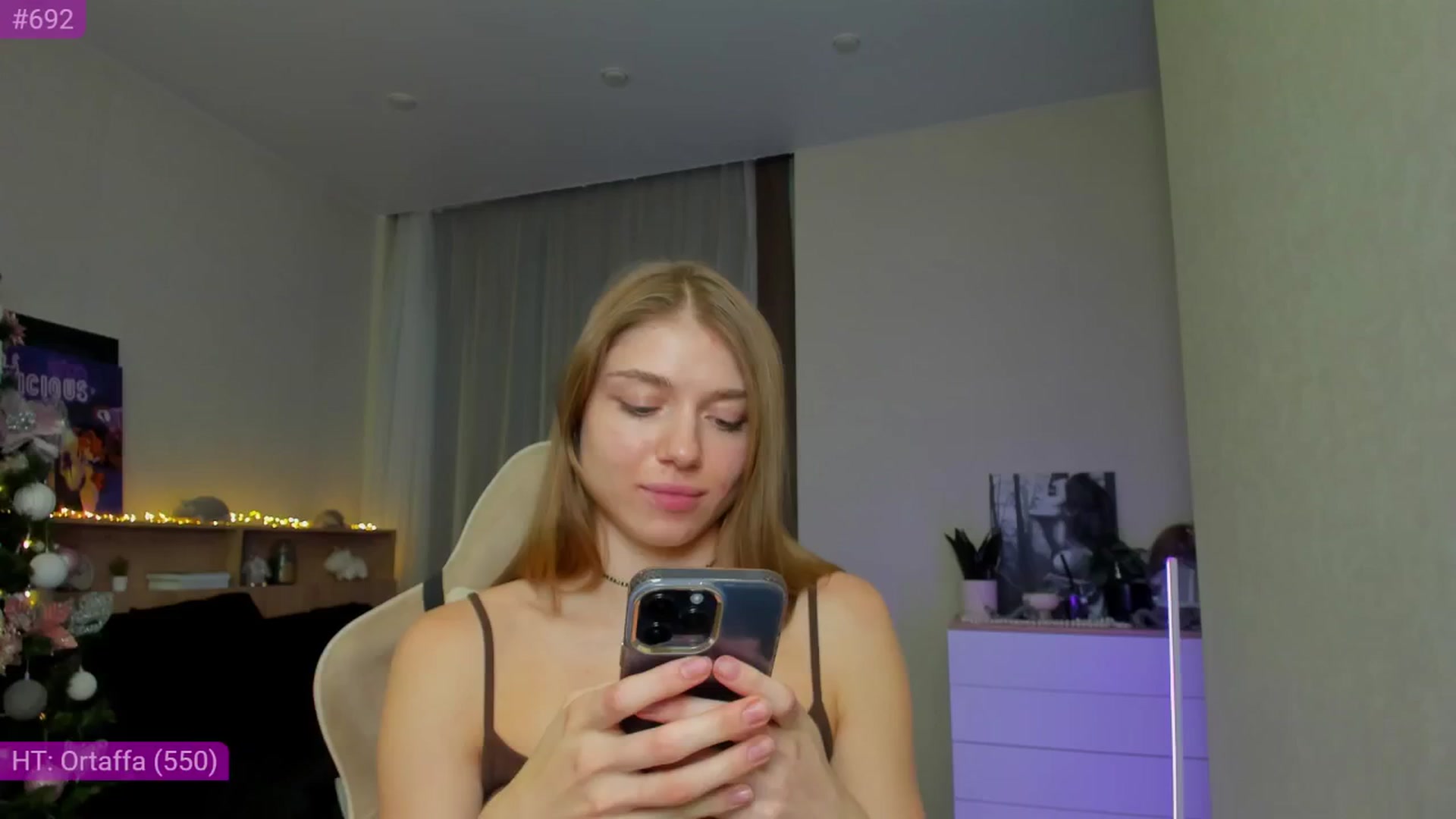Gallery image thumbnail from Make_my_Luck's myfreecams stream on, 12/08/2024, 18:37 image 2 of 20