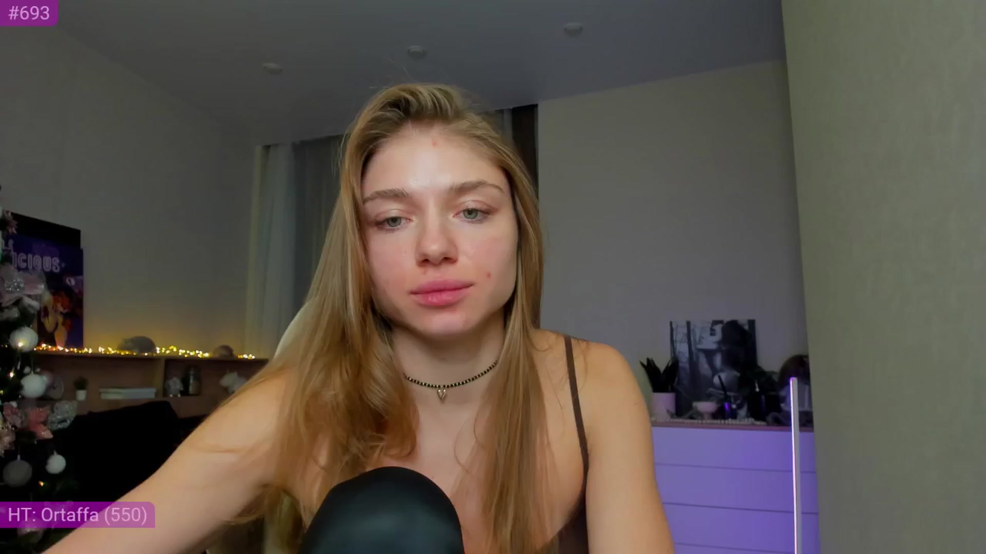 Gallery image thumbnail from Make_my_Luck's myfreecams stream on, 12/08/2024, 18:37 image 19 of 20