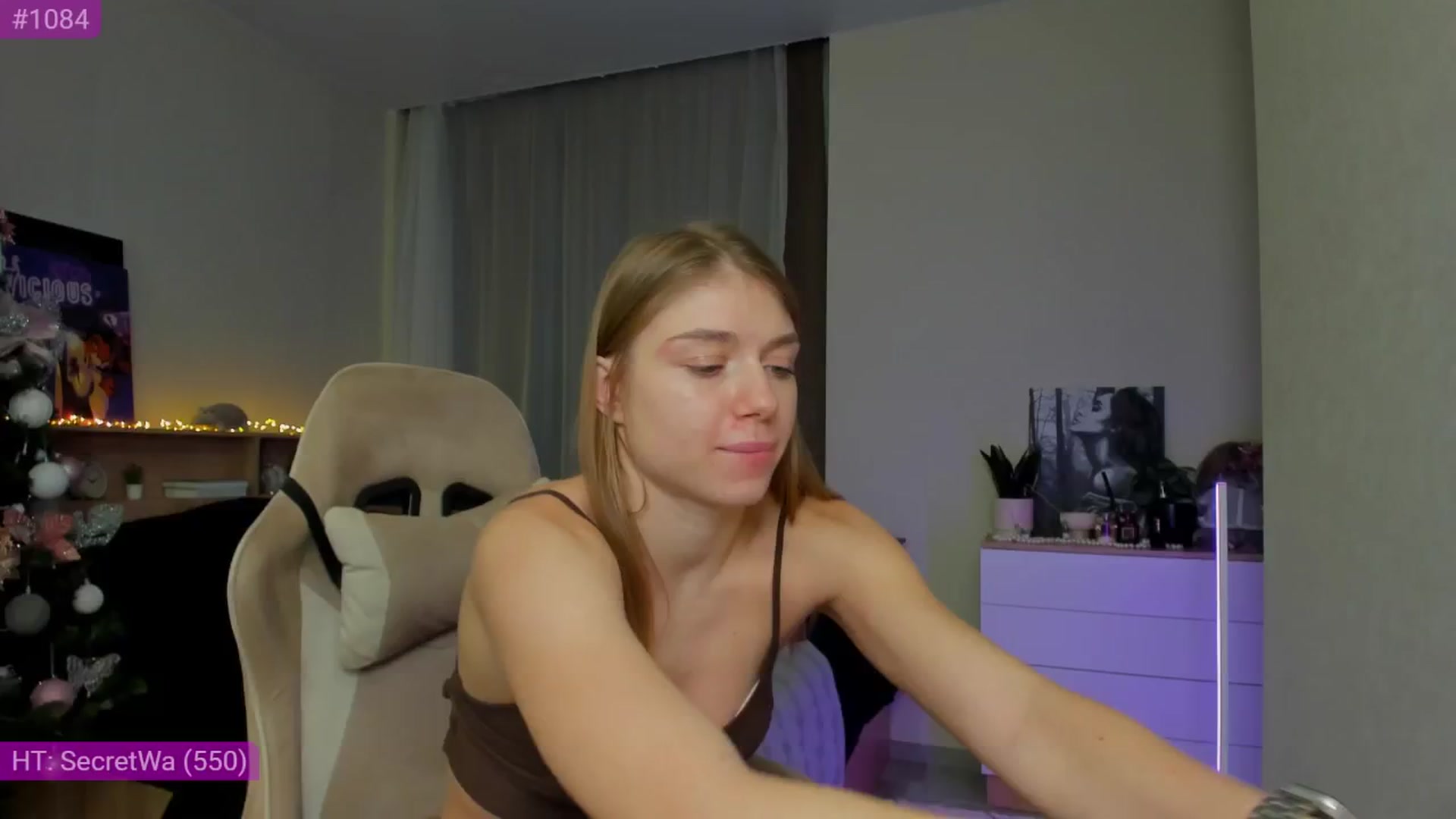 Gallery image thumbnail from Make_my_Luck's myfreecams stream on, 12/13/2024, 14:10 image 14 of 20