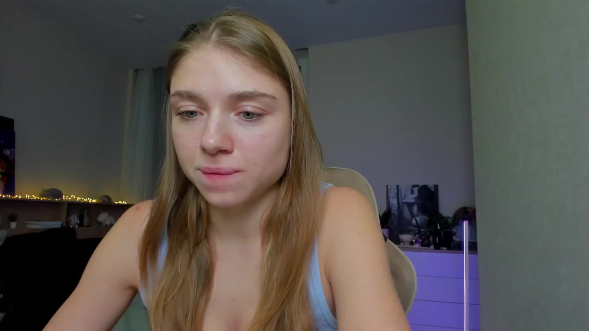 Gallery image thumbnail from Make_my_Luck's myfreecams stream on, 12/20/2024, 17:42 image 3 of 20
