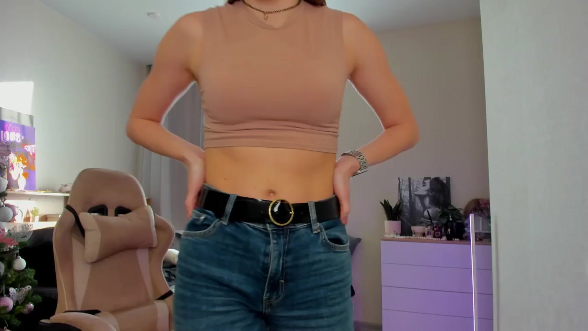 Gallery image thumbnail from Make_my_Luck's myfreecams stream on, 12/21/2024, 08:26 image 10 of 20
