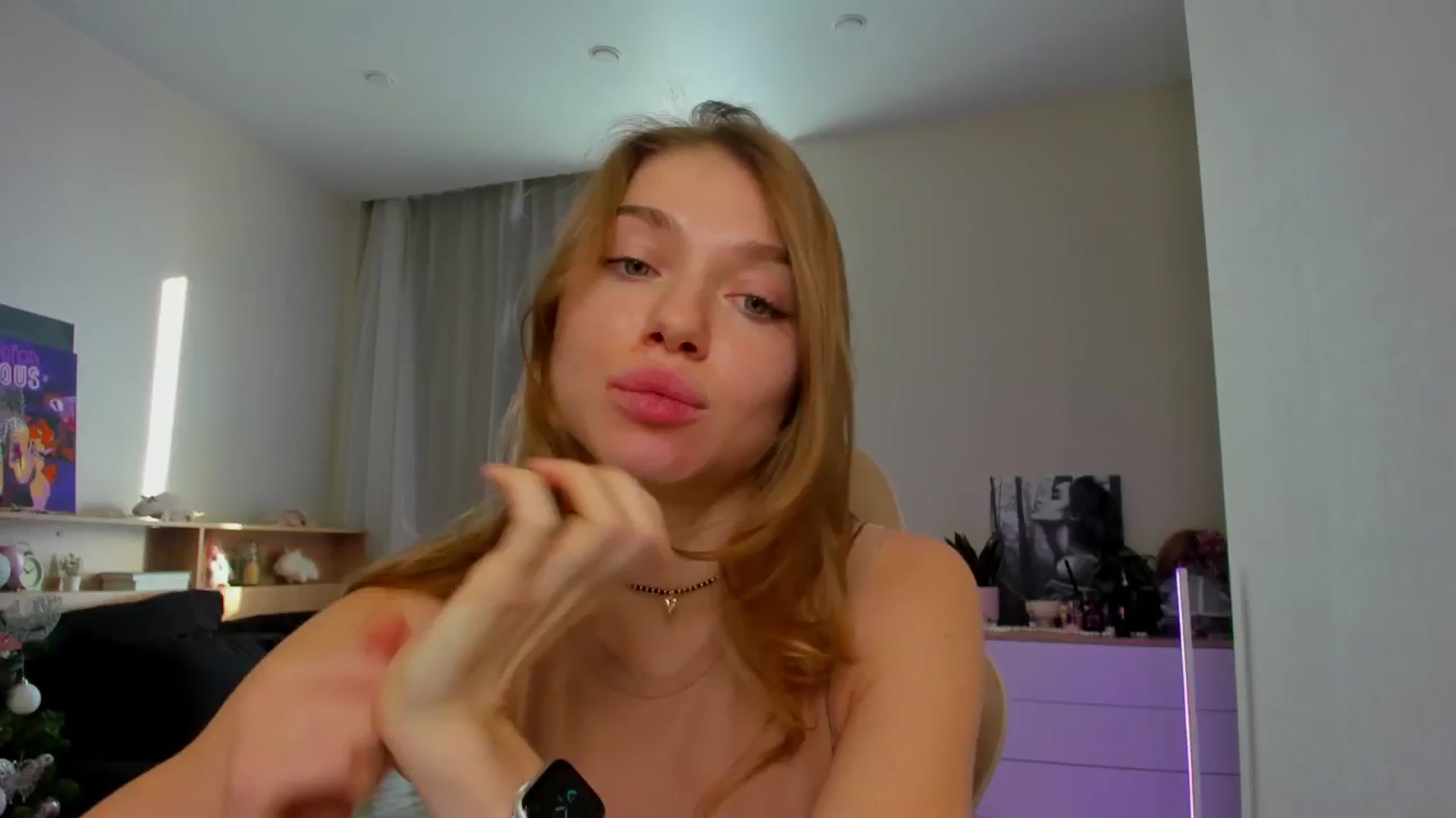 Gallery image thumbnail from Make_my_Luck's myfreecams stream on, 12/21/2024, 09:41 image 5 of 20