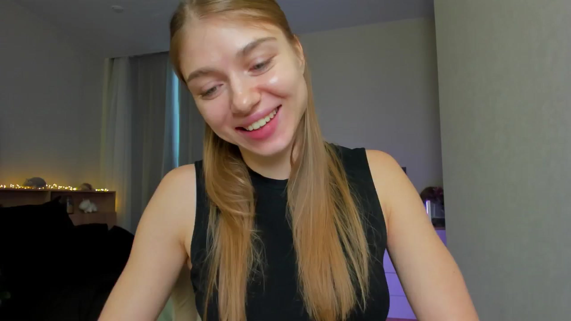Gallery image thumbnail from Make_my_Luck's myfreecams stream on, 12/22/2024, 09:29 image 8 of 20