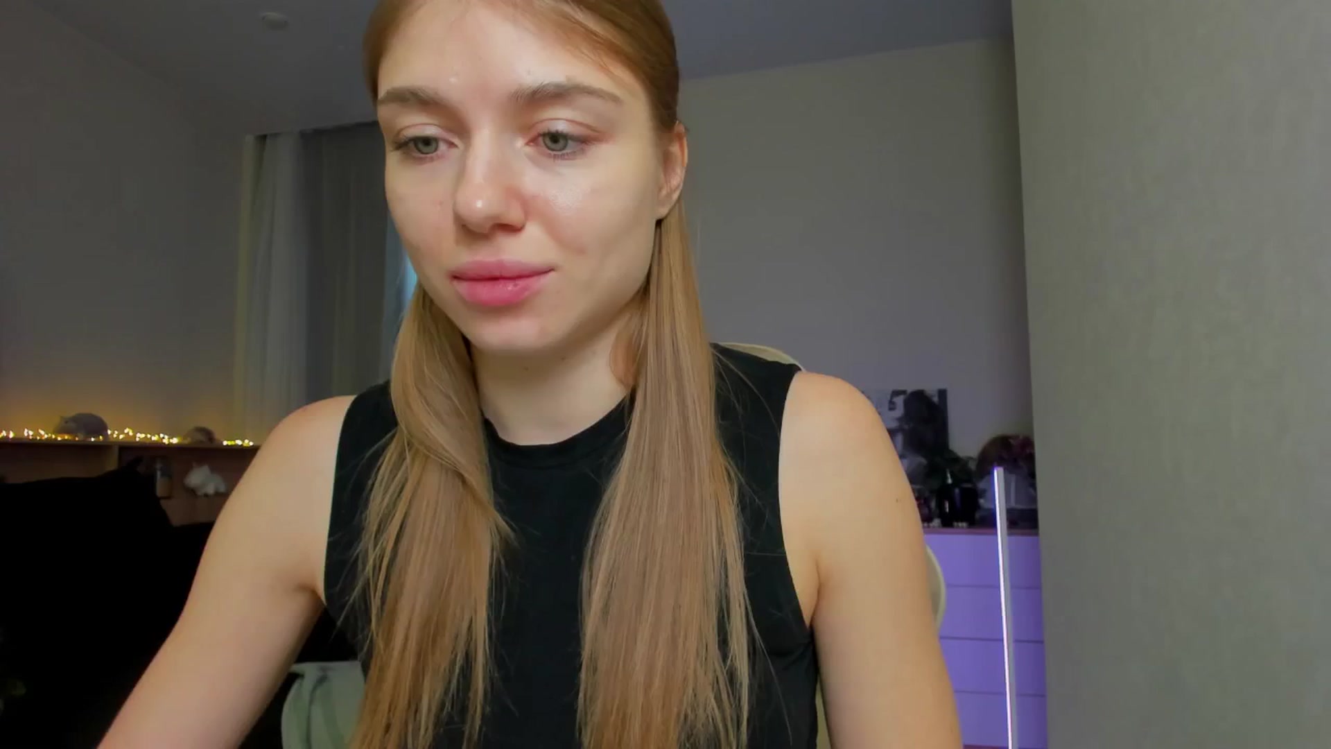 Gallery image thumbnail from Make_my_Luck's myfreecams stream on, 12/22/2024, 09:29 image 6 of 20