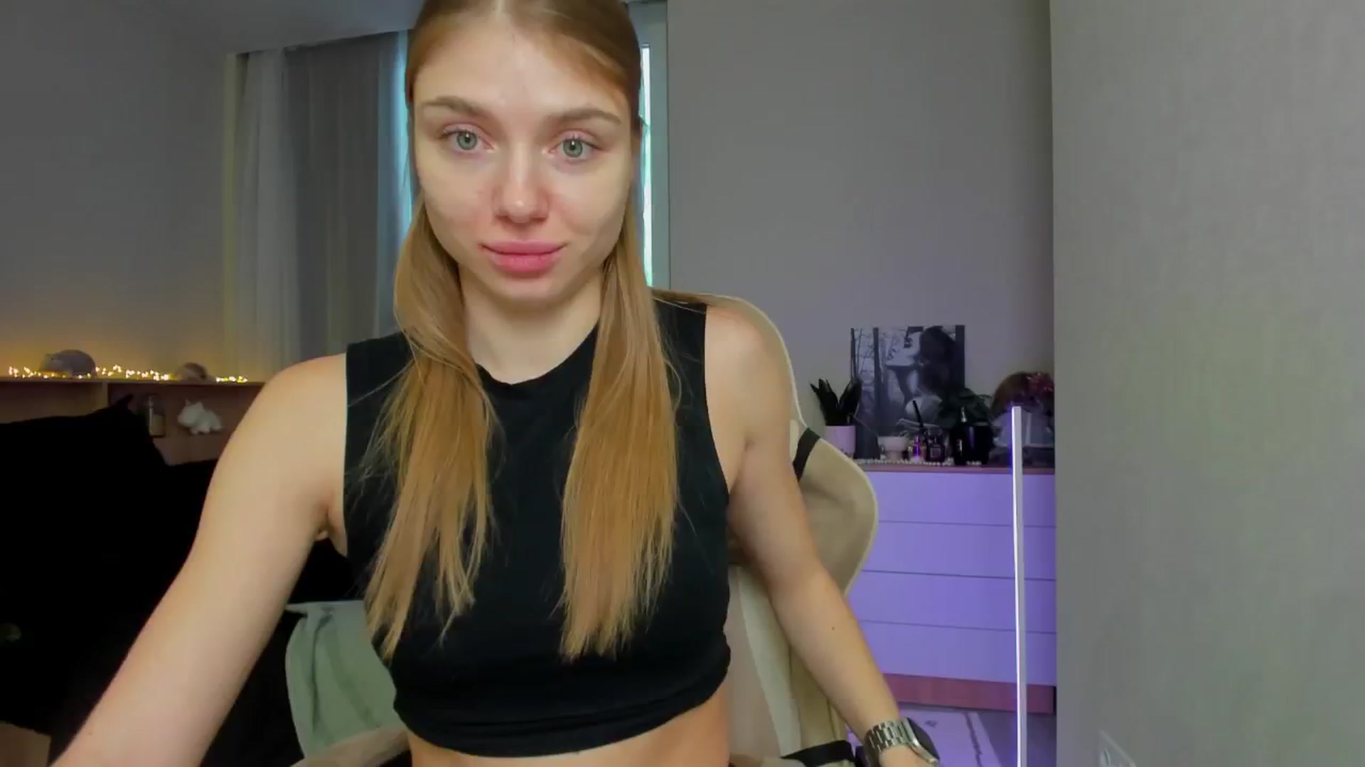 Gallery image thumbnail from Make_my_Luck's myfreecams stream on, 12/22/2024, 09:29 image 5 of 20