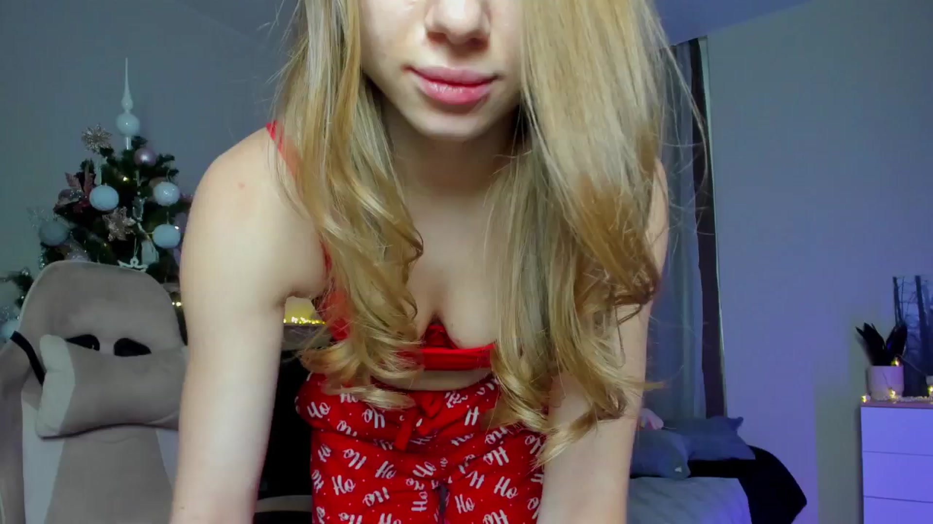 Gallery image thumbnail from Make_my_Luck's myfreecams stream on, 12/25/2024, 07:12 image 4 of 20